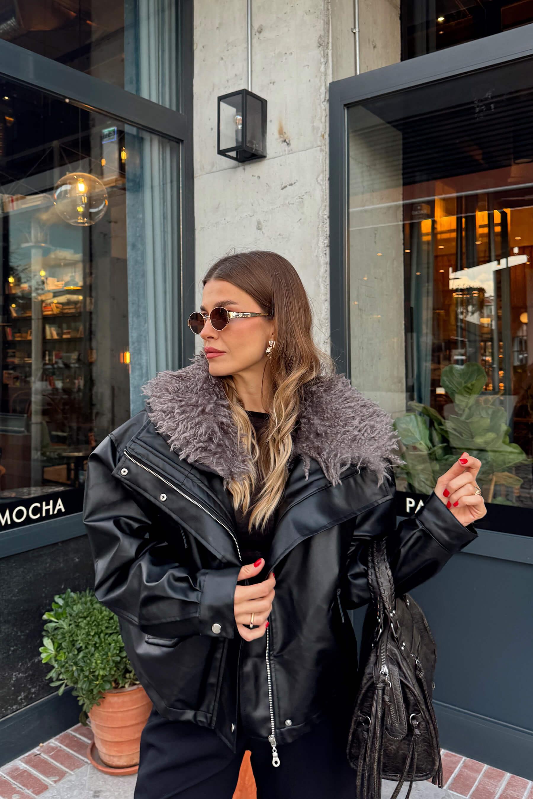 Siyah Çıkarılabilir Kürk Astarlı Bağcık Detaylı Deri Mont