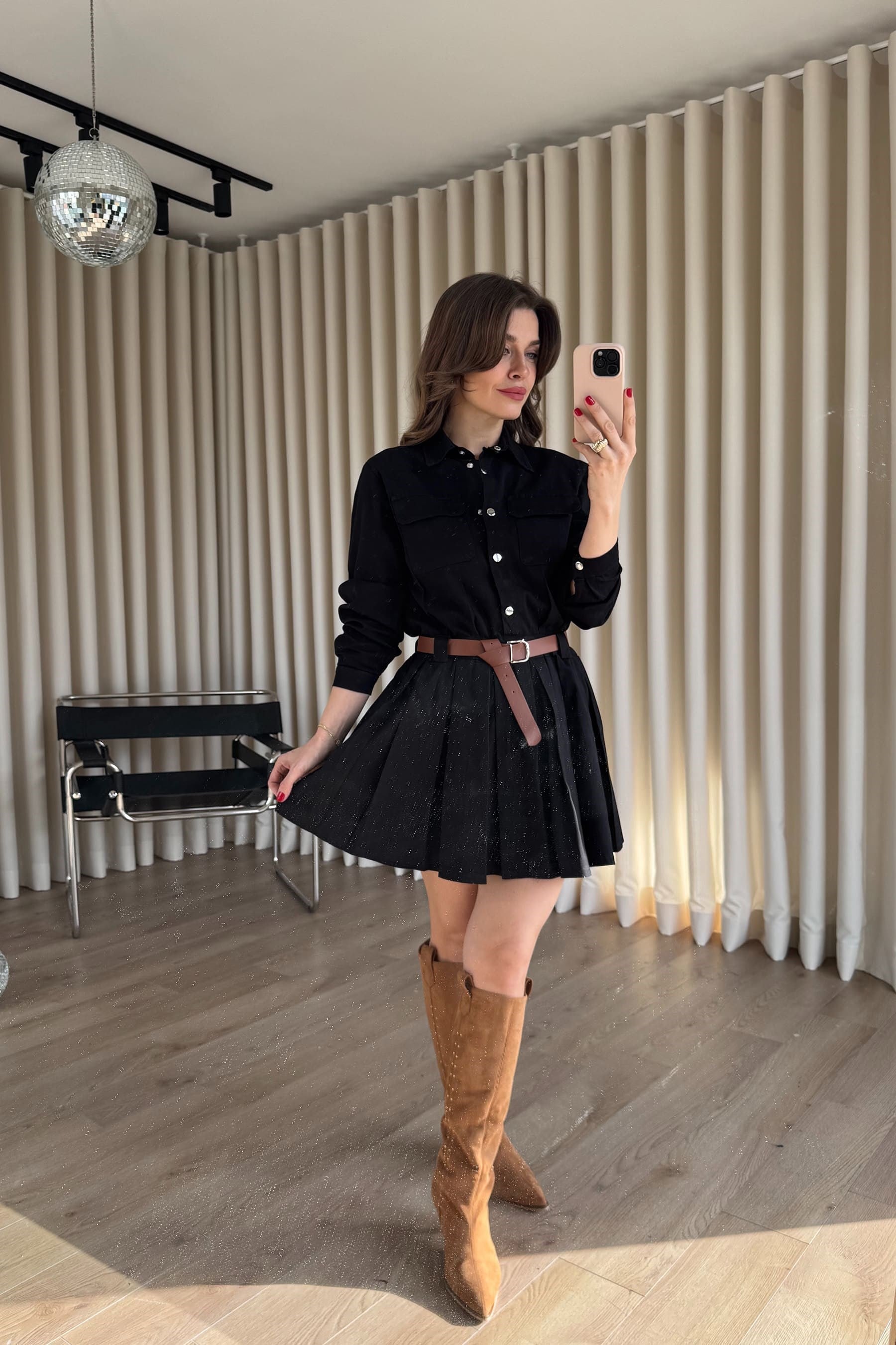 Siyah Çıtçıtlı Eteği Pileli Kemerli Gabardin Gömlek Elbise