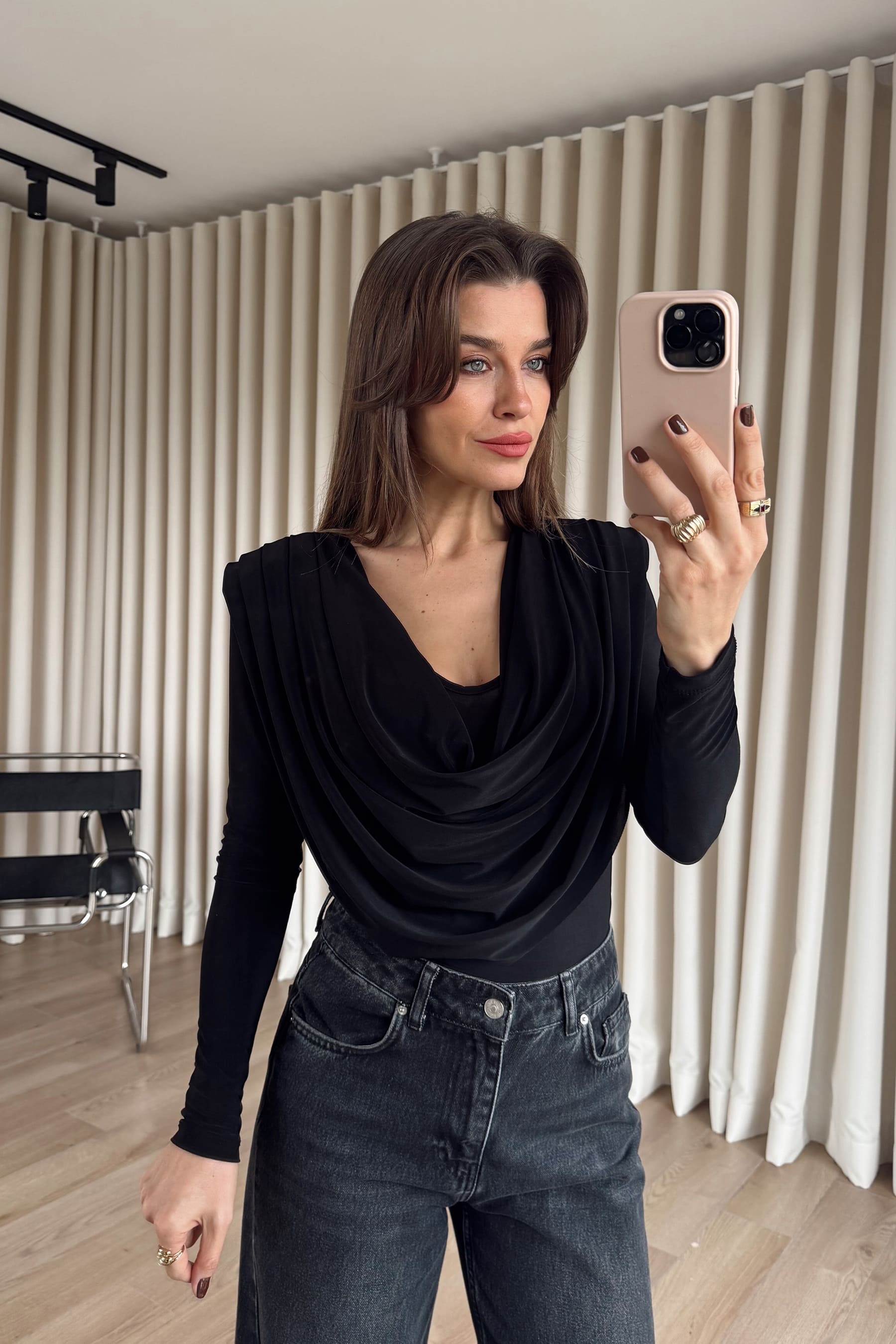 Siyah Degaje Yaka Model Bluz