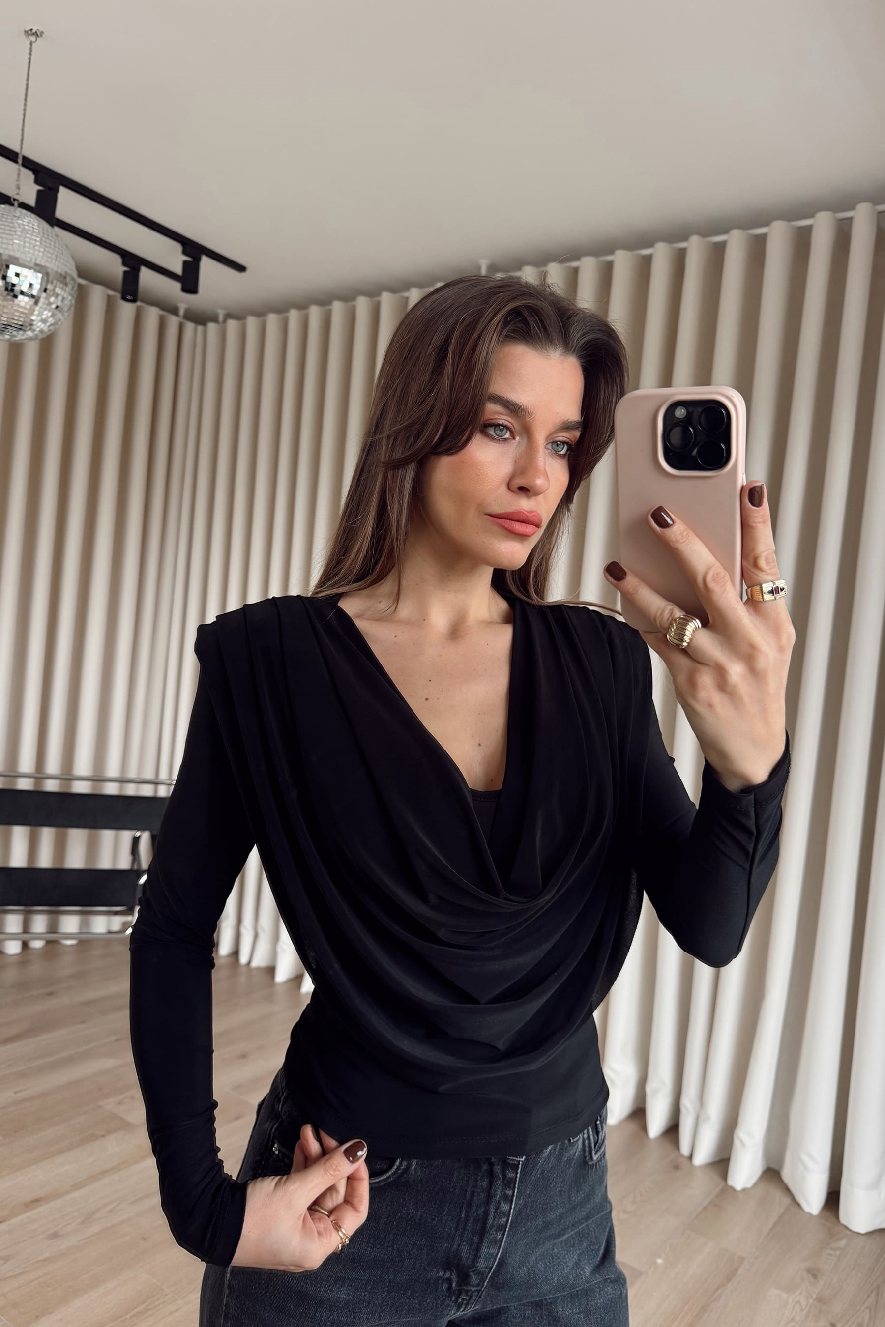 Siyah Degaje Yaka Model Bluz