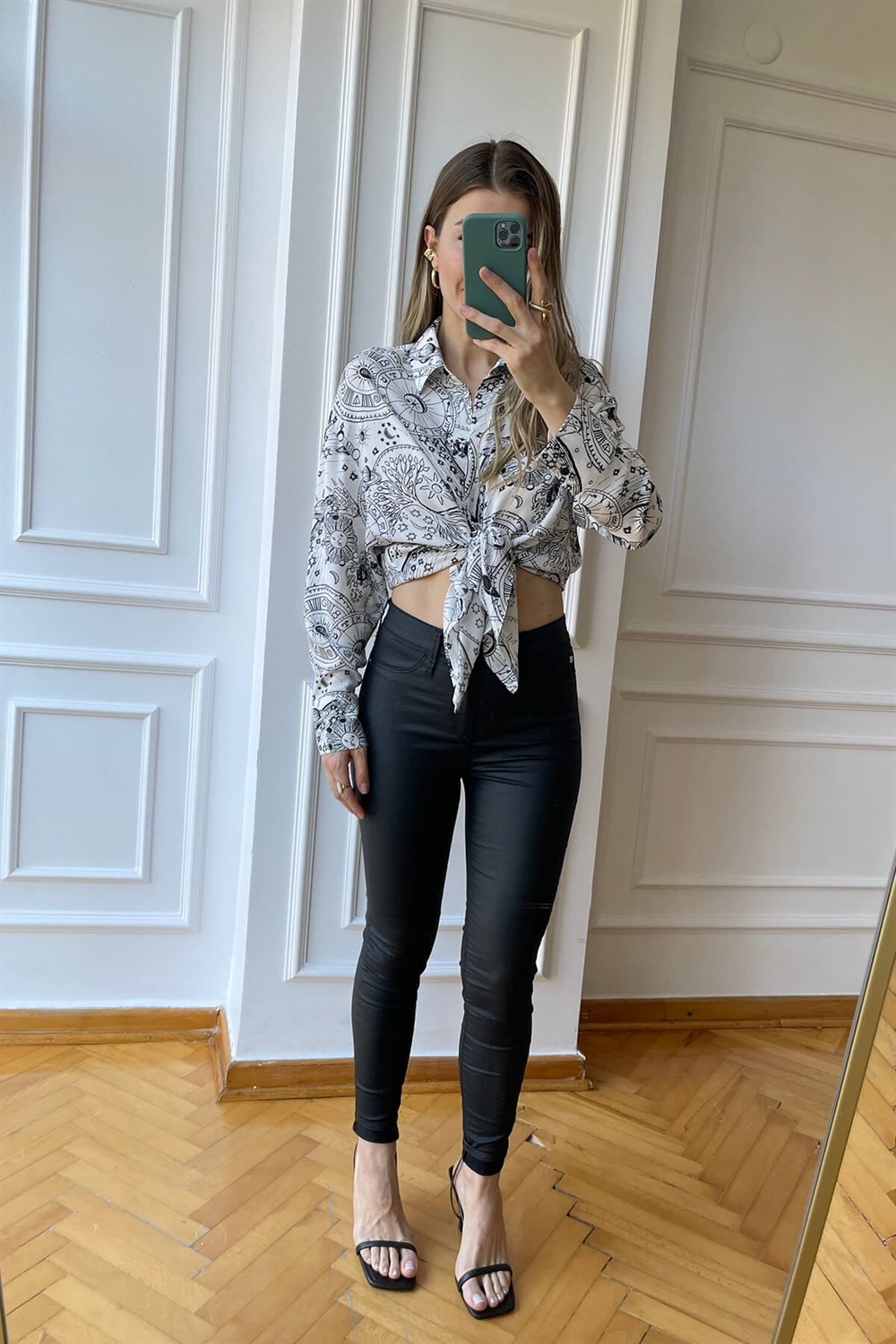 Siyah Deri Görünümlü Skinny Pantolon