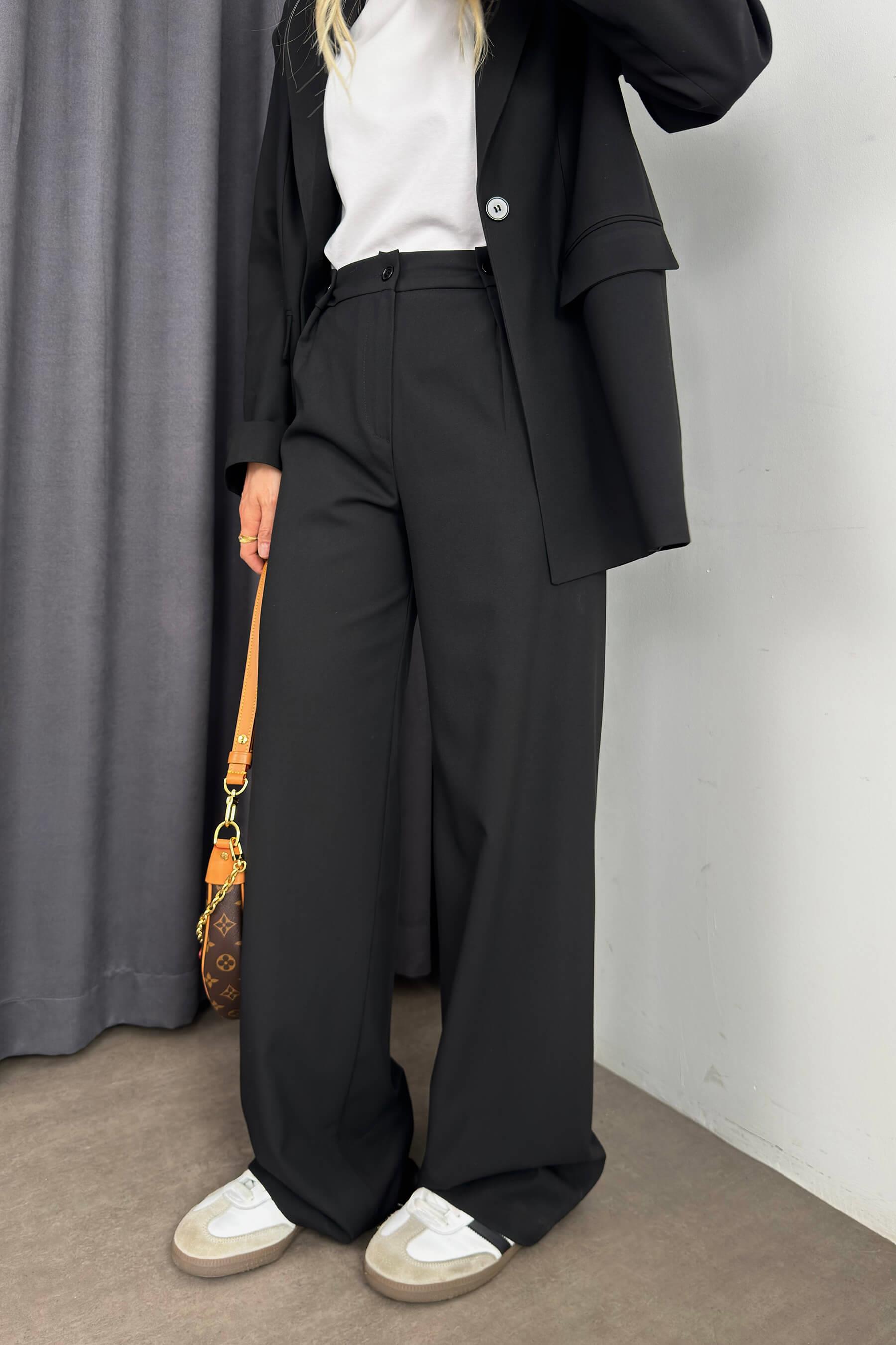 Siyah Düğme Detaylı Kuşaklı Blazer Ceket Pantolon Takım