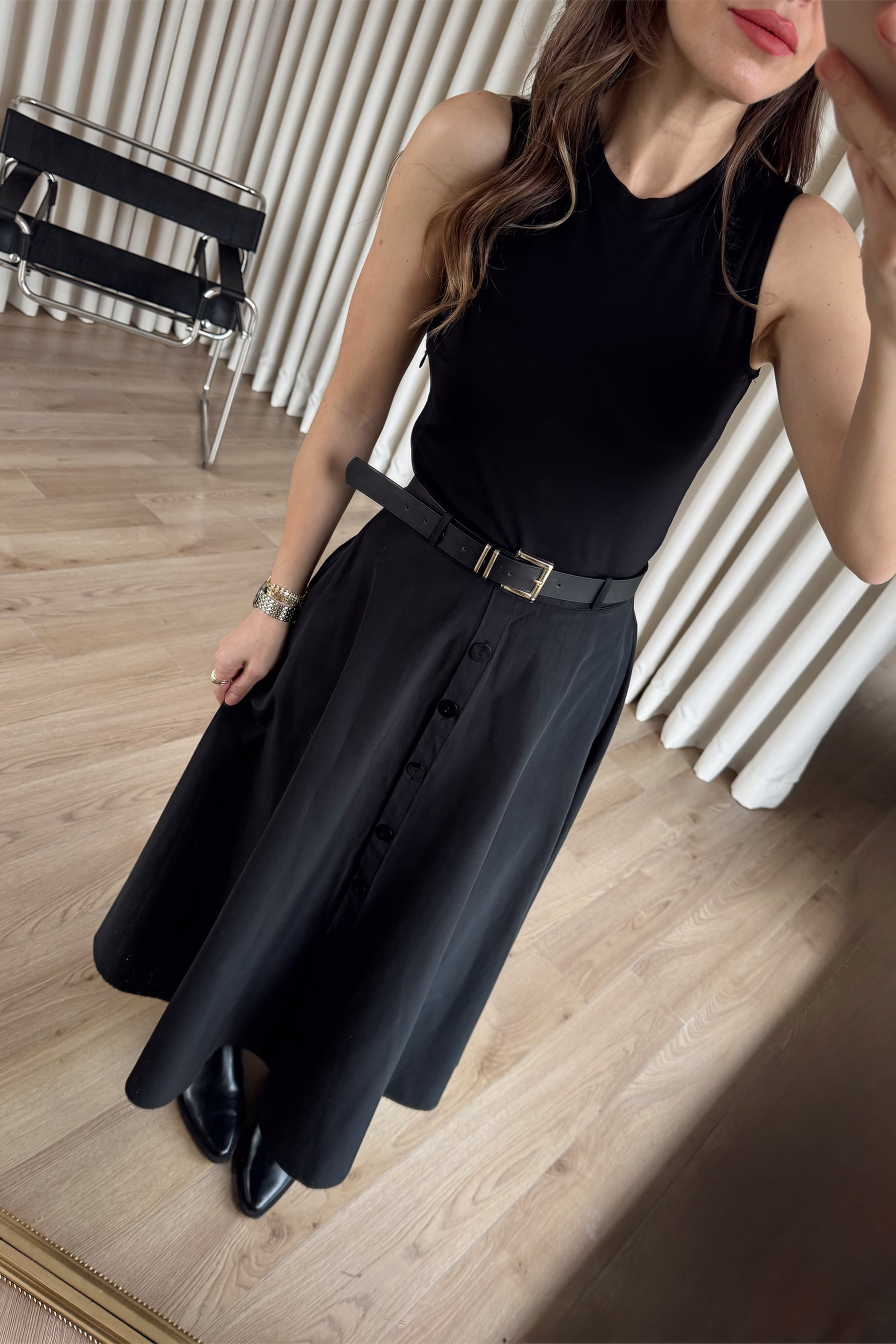 Siyah Etekten Düğme Detaylı Kemerli Poplin Elbise