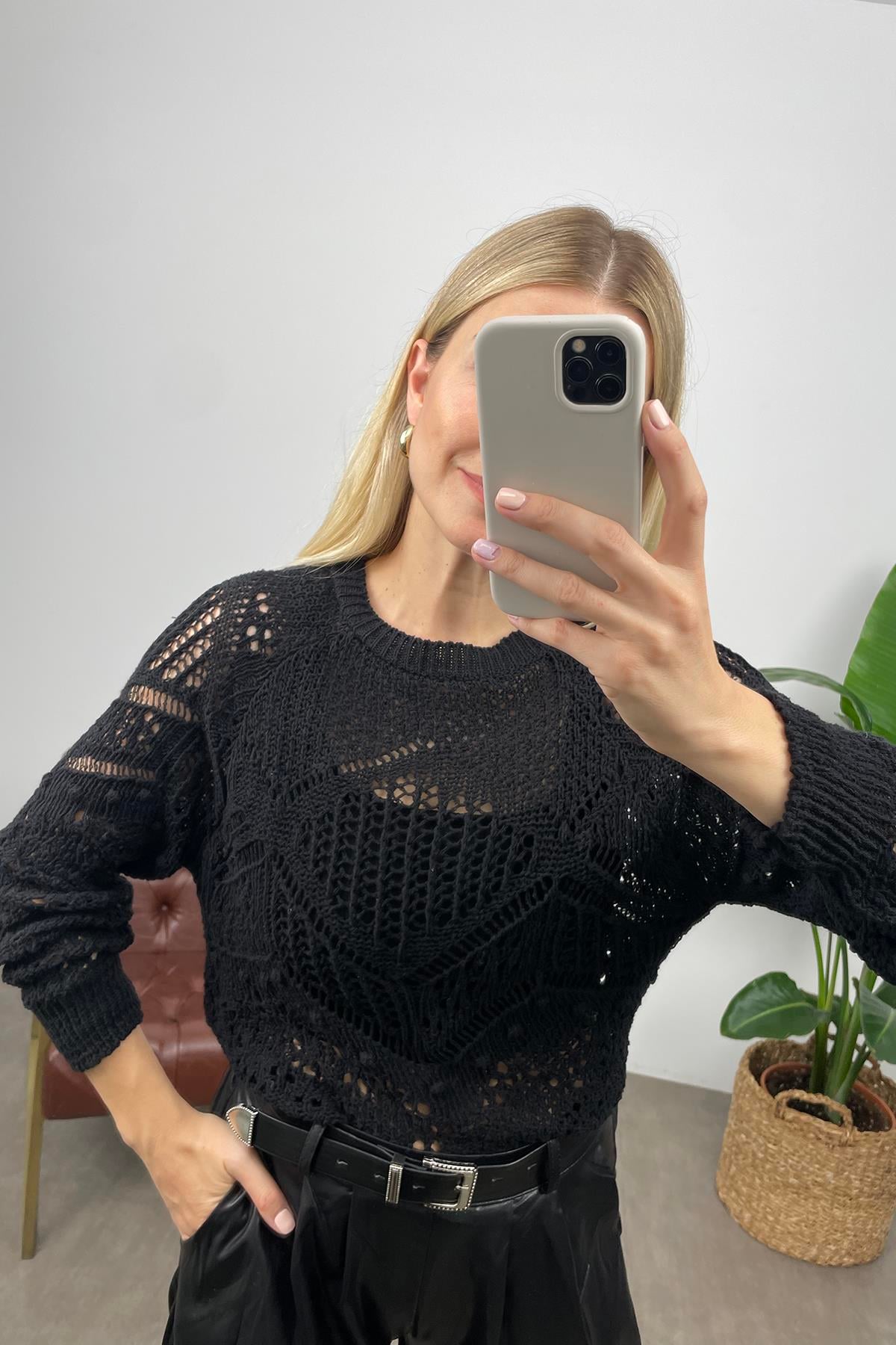 Siyah File Detay Bisiklet Yaka Örme Bluz