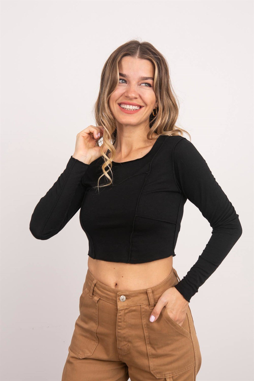 Siyah Geometrik Dikişli Crop