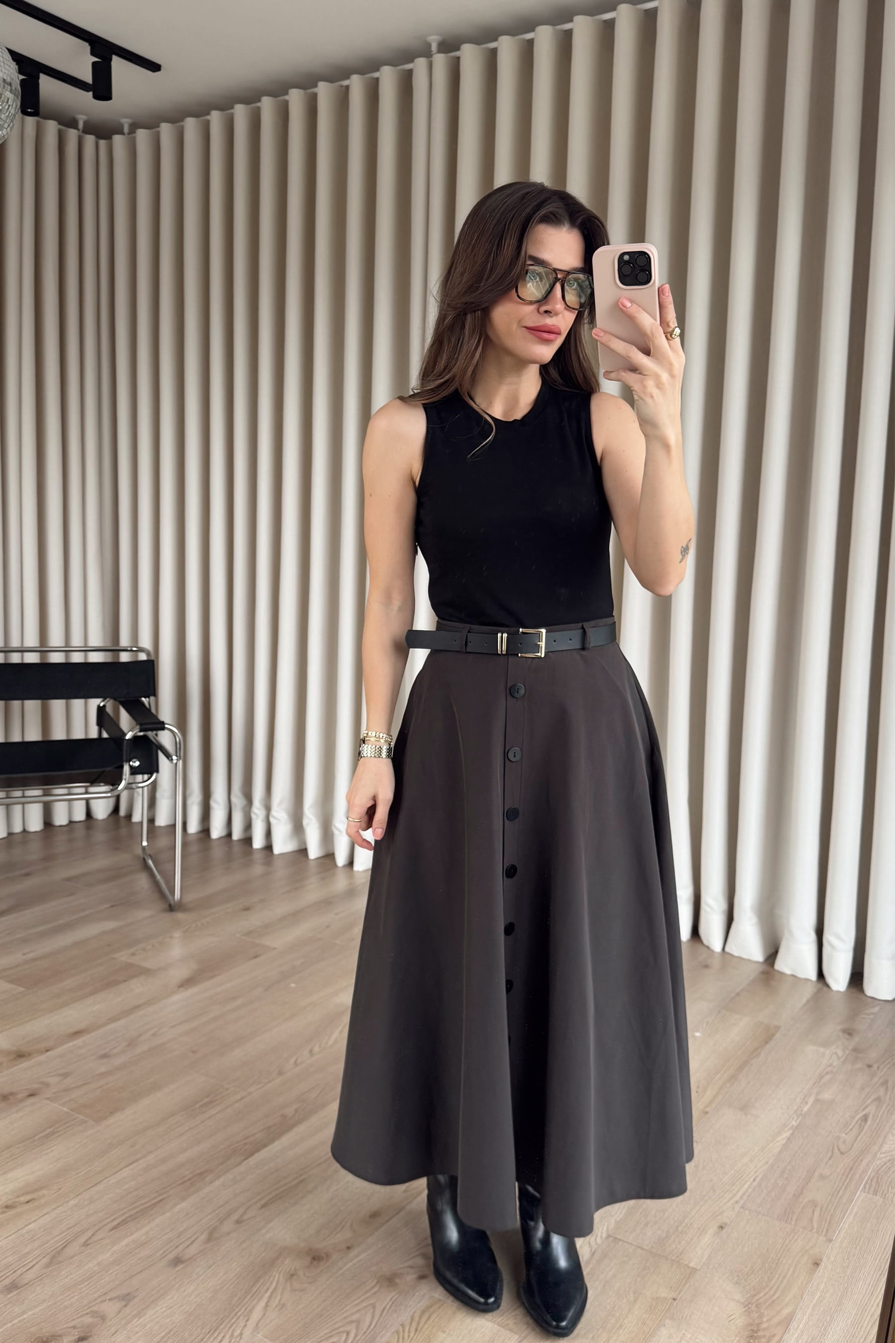 Siyah Kahve Etekten Düğme Detaylı Kemerli Poplin Elbise