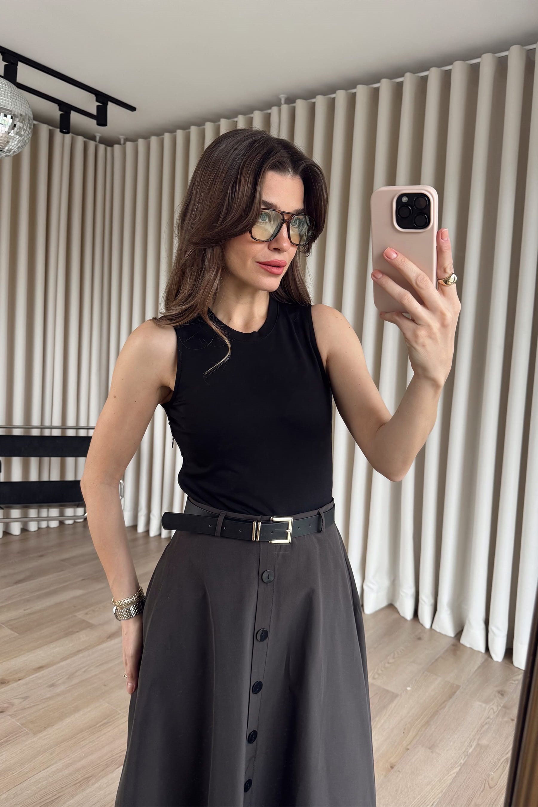 Siyah Kahve Etekten Düğme Detaylı Kemerli Poplin Elbise