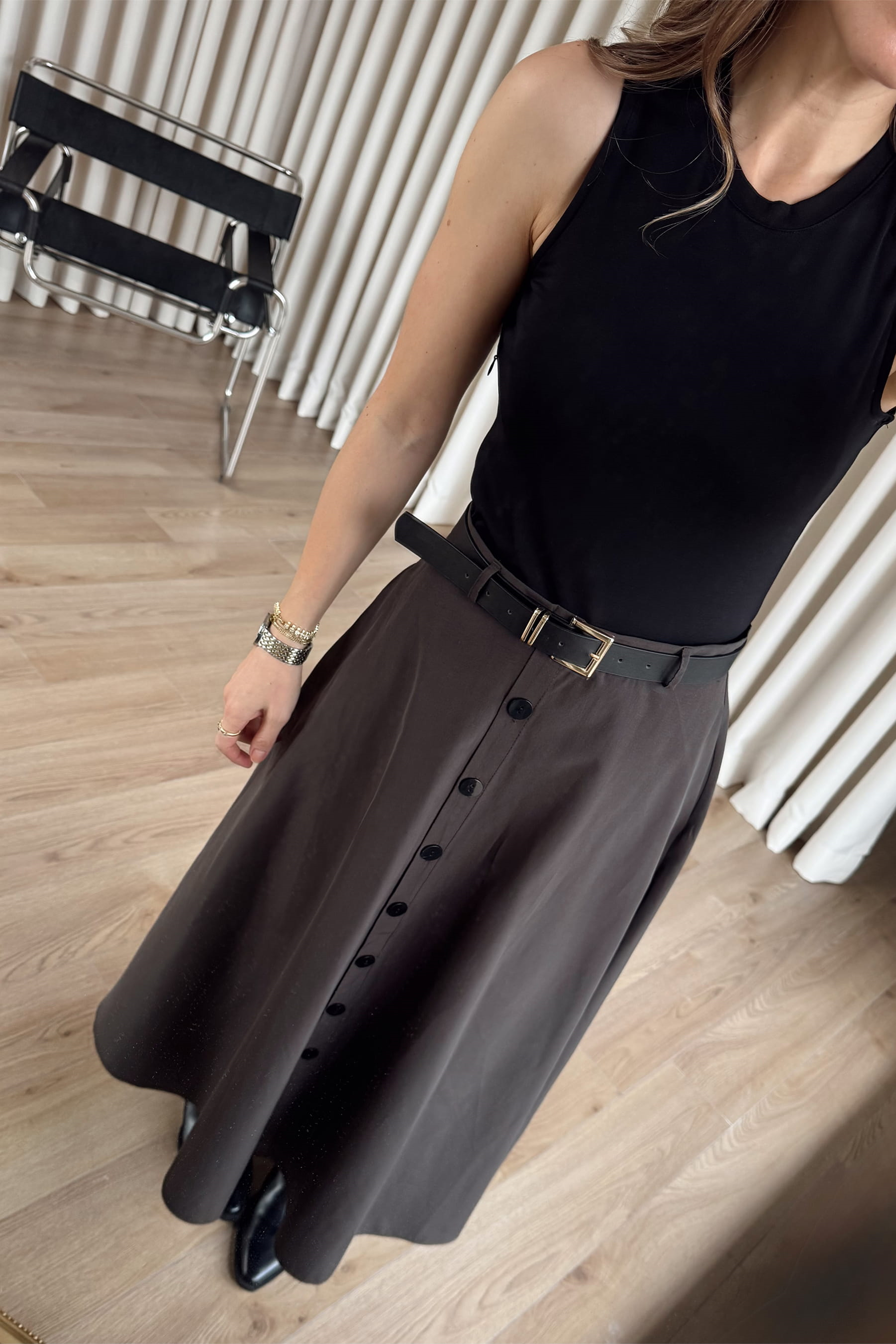 Siyah Kahve Etekten Düğme Detaylı Kemerli Poplin Elbise