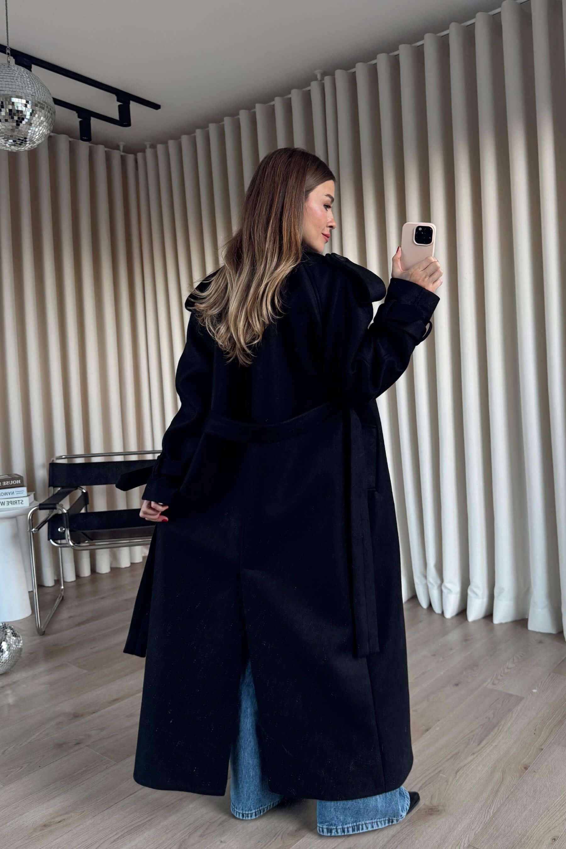 Siyah Kruvaze Astarlı Apolet Detaylı Kemerli Yün Kaban