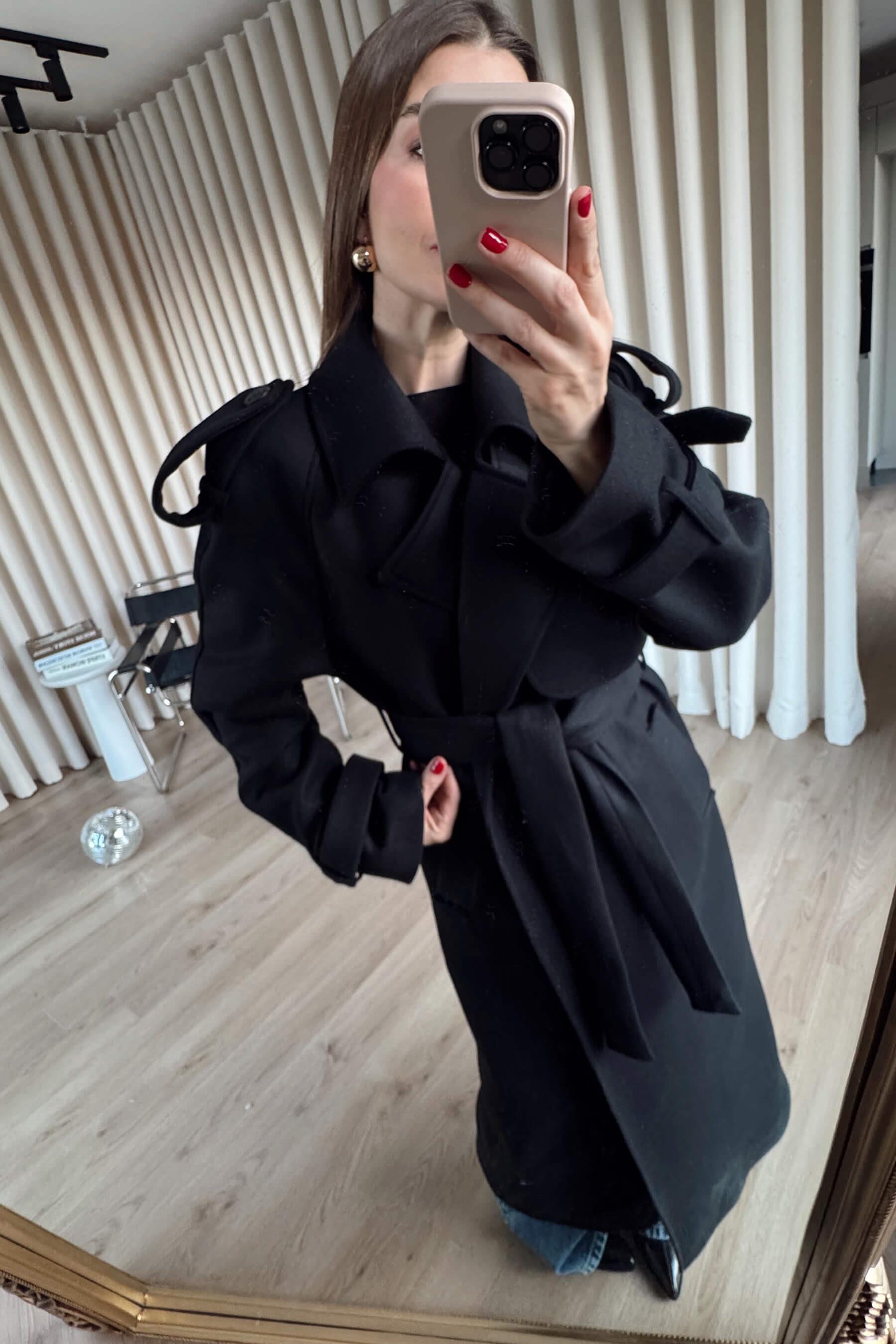 Siyah Kruvaze Astarlı Apolet Detaylı Kemerli Yün Kaban