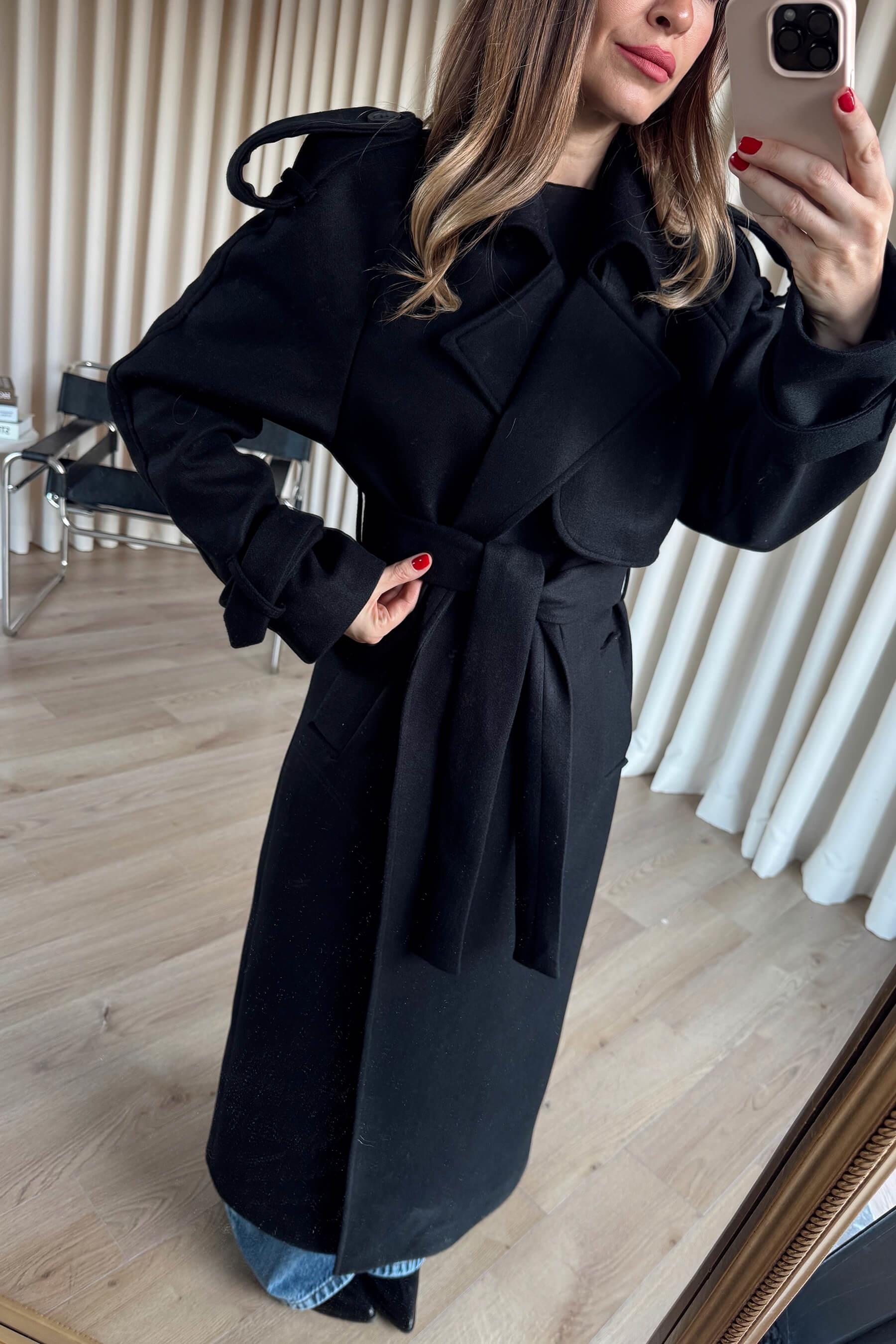 Siyah Kruvaze Astarlı Apolet Detaylı Kemerli Yün Kaban