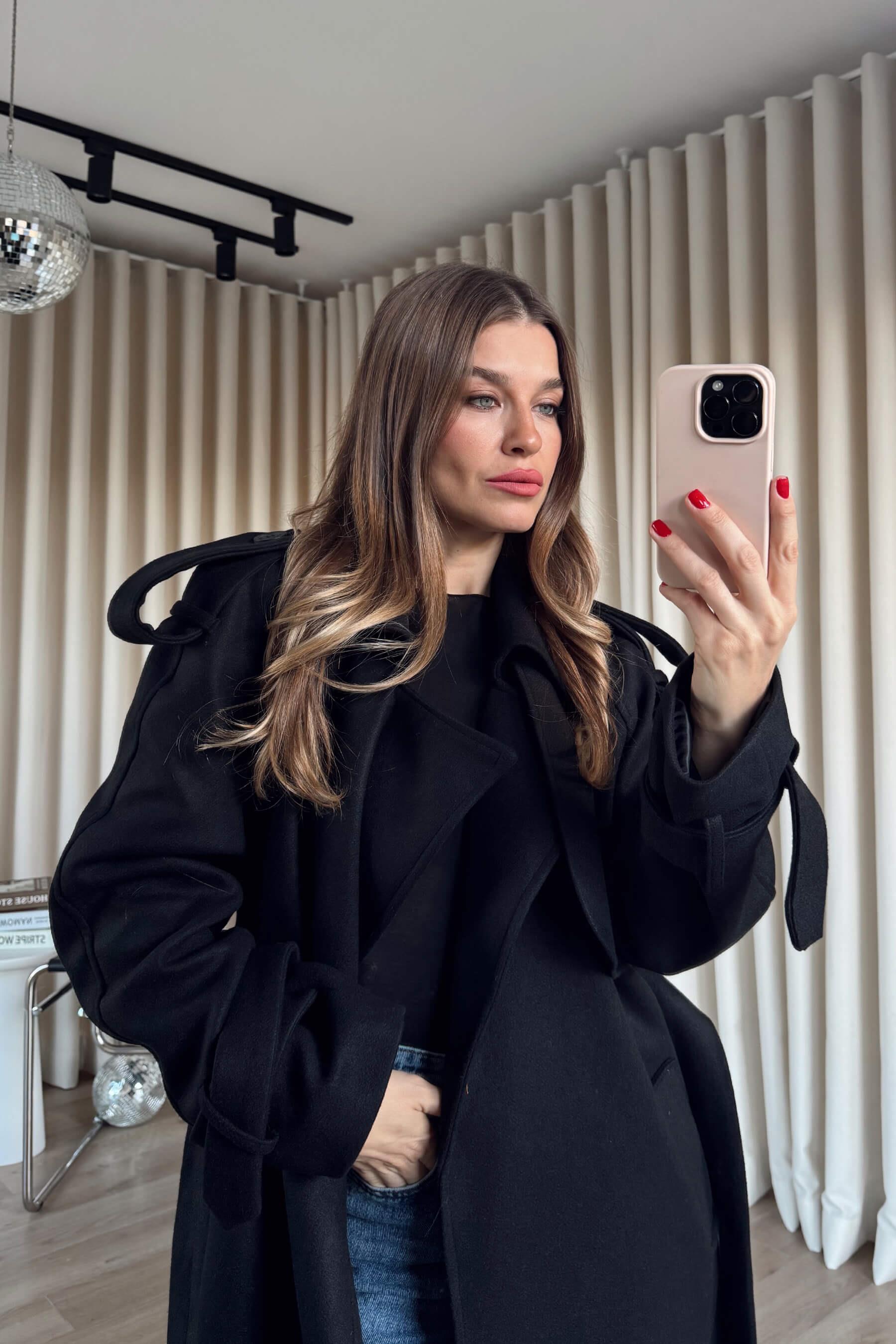 Siyah Kruvaze Astarlı Apolet Detaylı Kemerli Yün Kaban