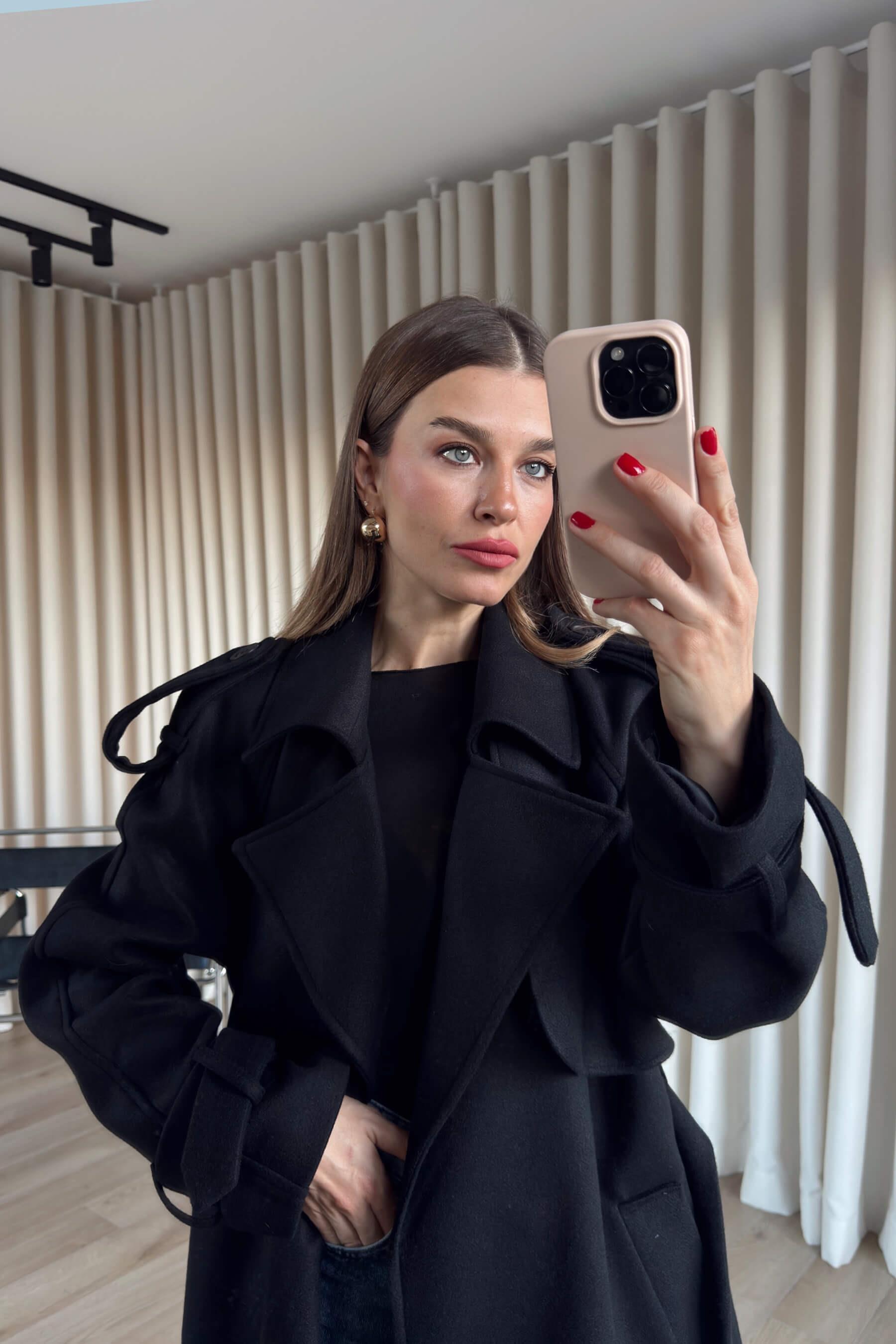 Siyah Kruvaze Astarlı Apolet Detaylı Kemerli Yün Kaban