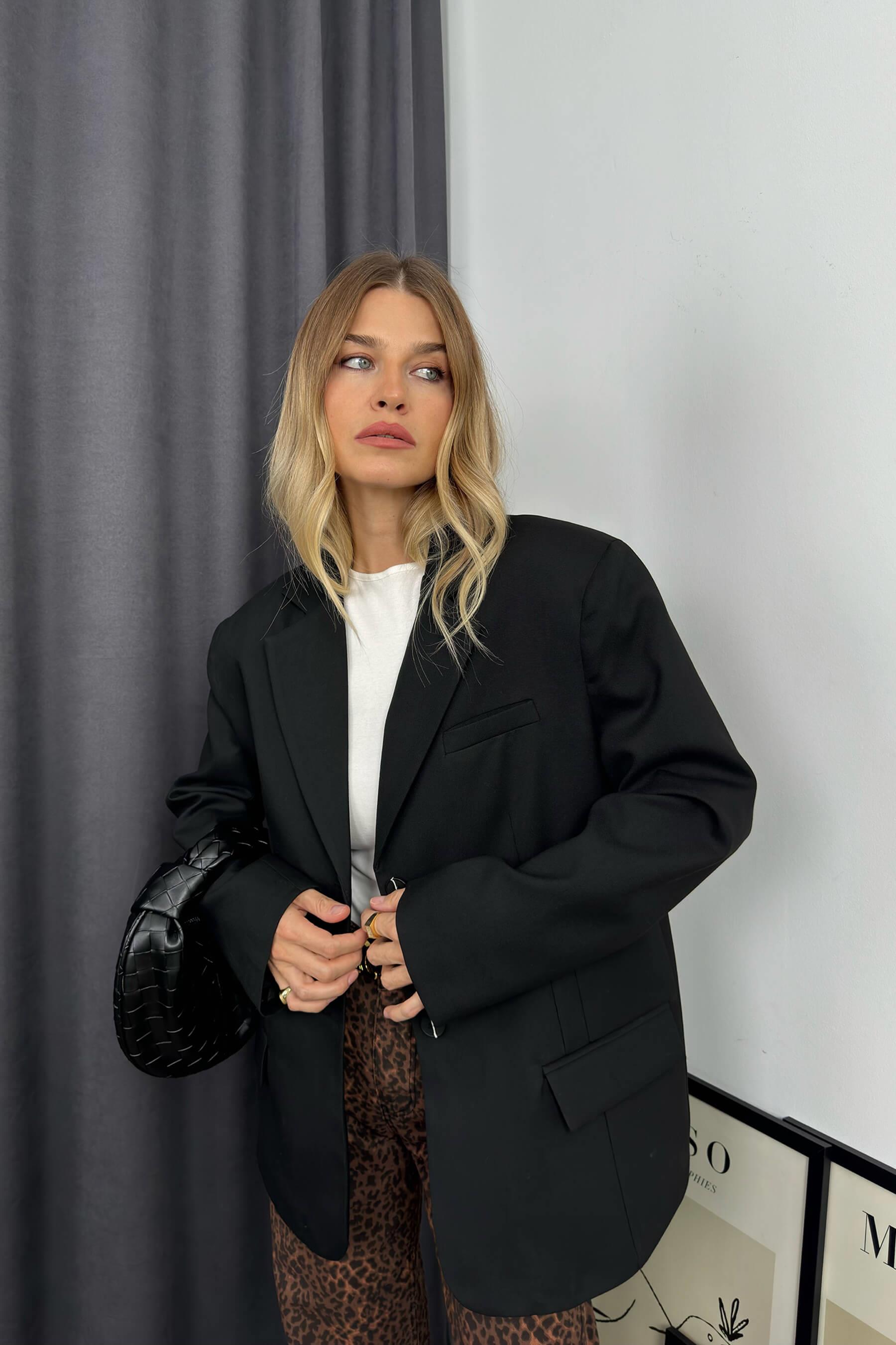 Siyah Kruvaze Yaka Astarlı Vatkalı Blazer Ceket