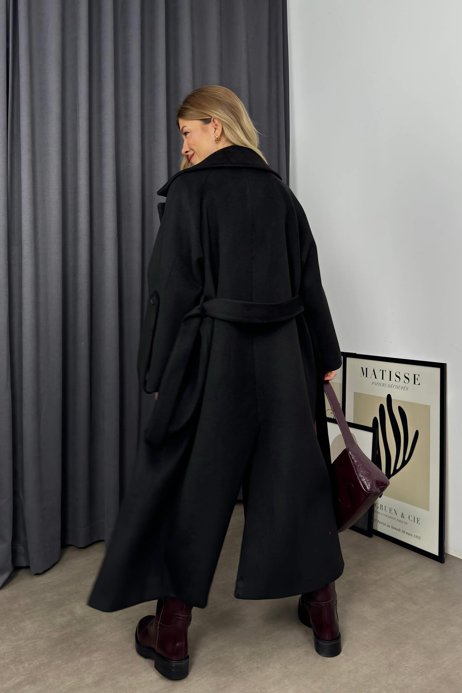 Siyah Kuşaklı Astarlı Oversize Kol Detay Yün Kaban