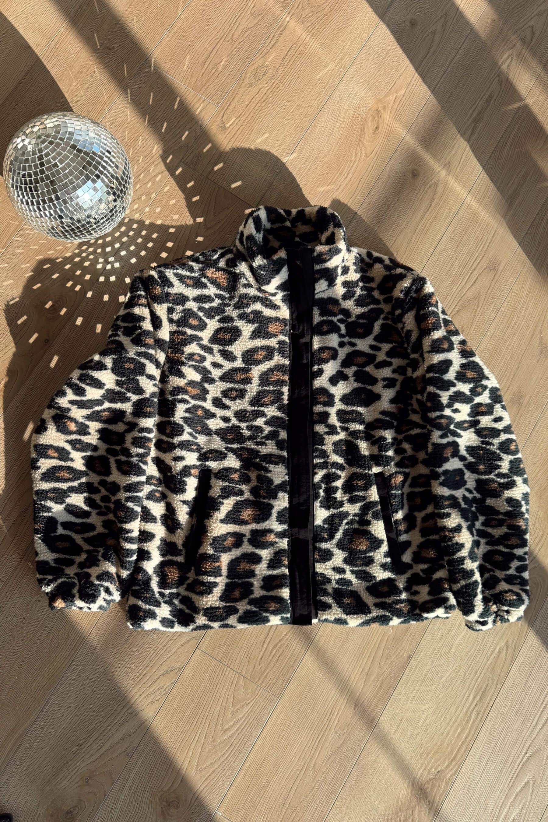 Siyah Leopar Desenli Astarlı Fermuarlı Oversize Peluş Sweatshirt