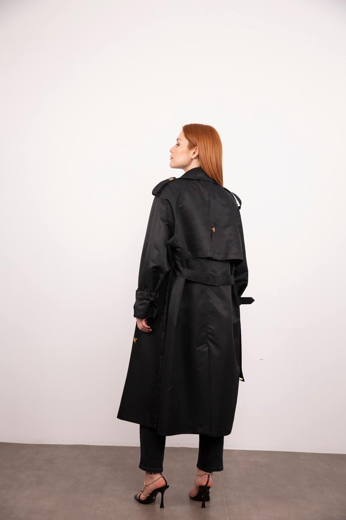 Siyah Oversize Apolet Detay Kemerli Trençkot