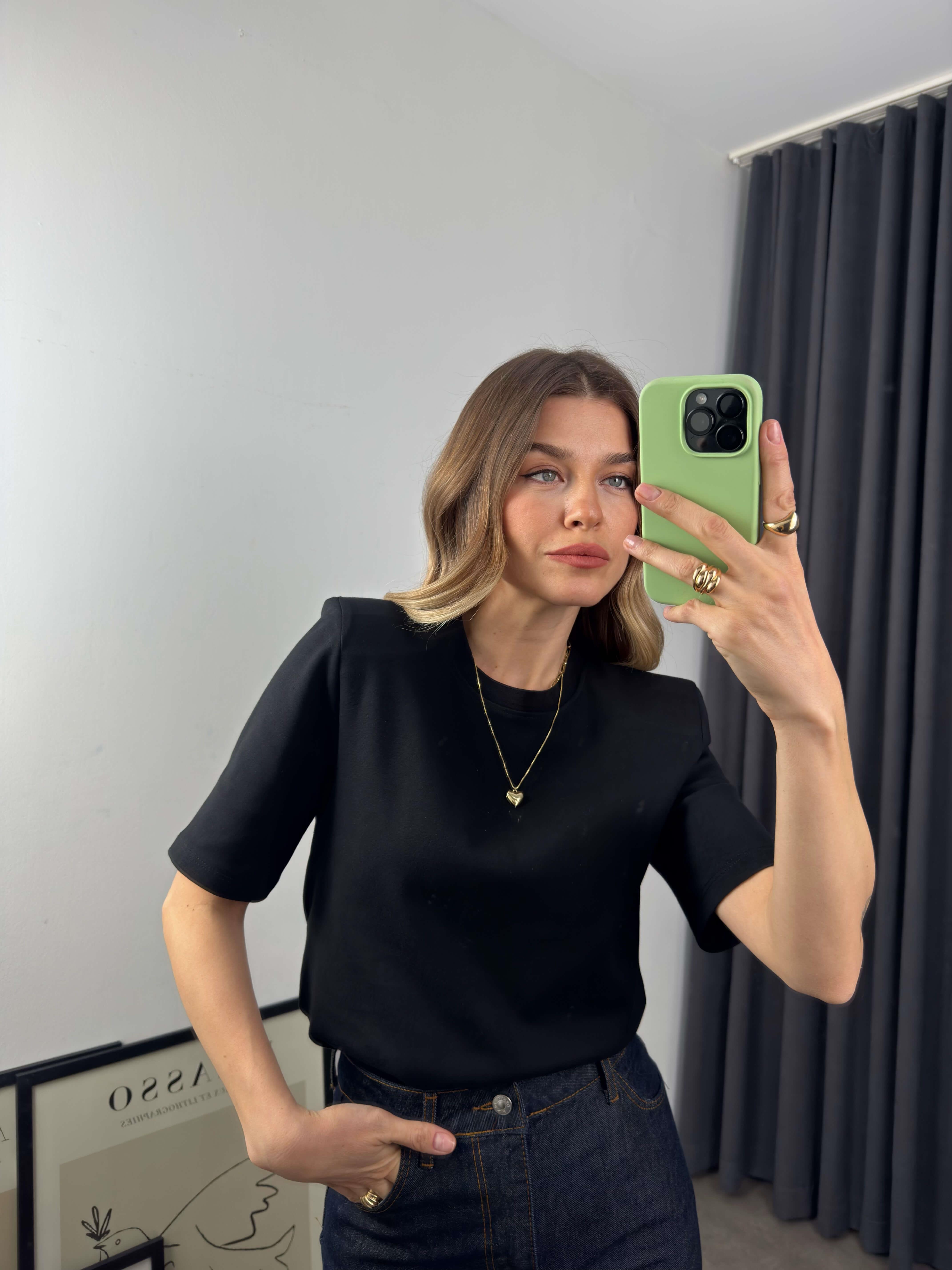 Siyah Oversize Vatkalı T-Shirt