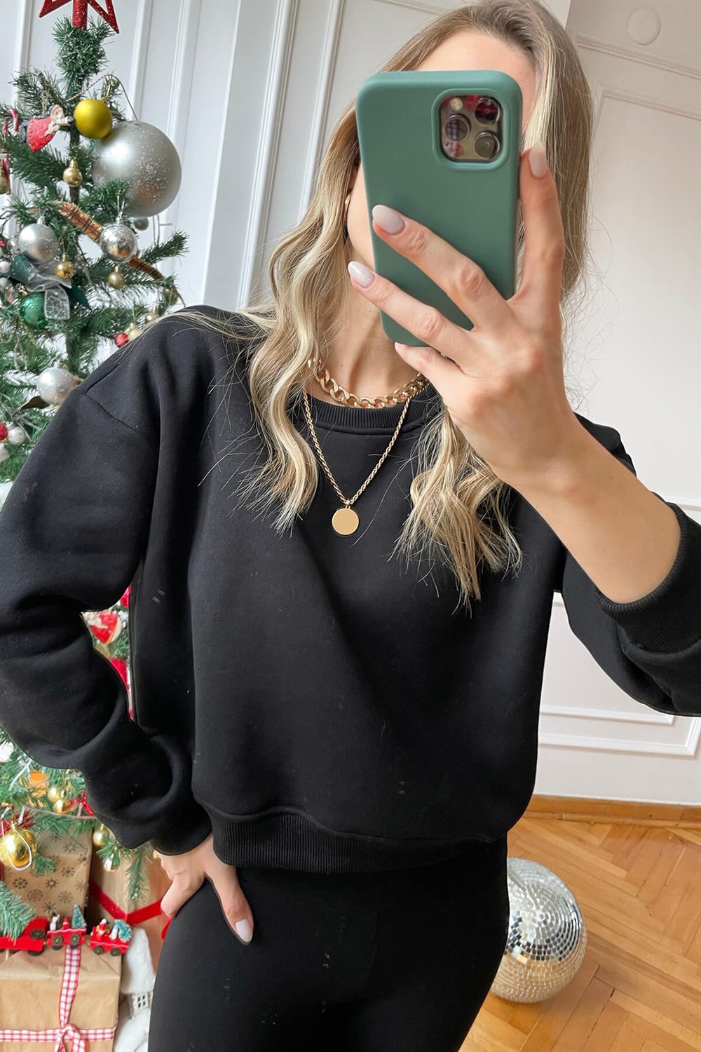 Siyah Şardonlu Oversize Kısa Sweatshirt