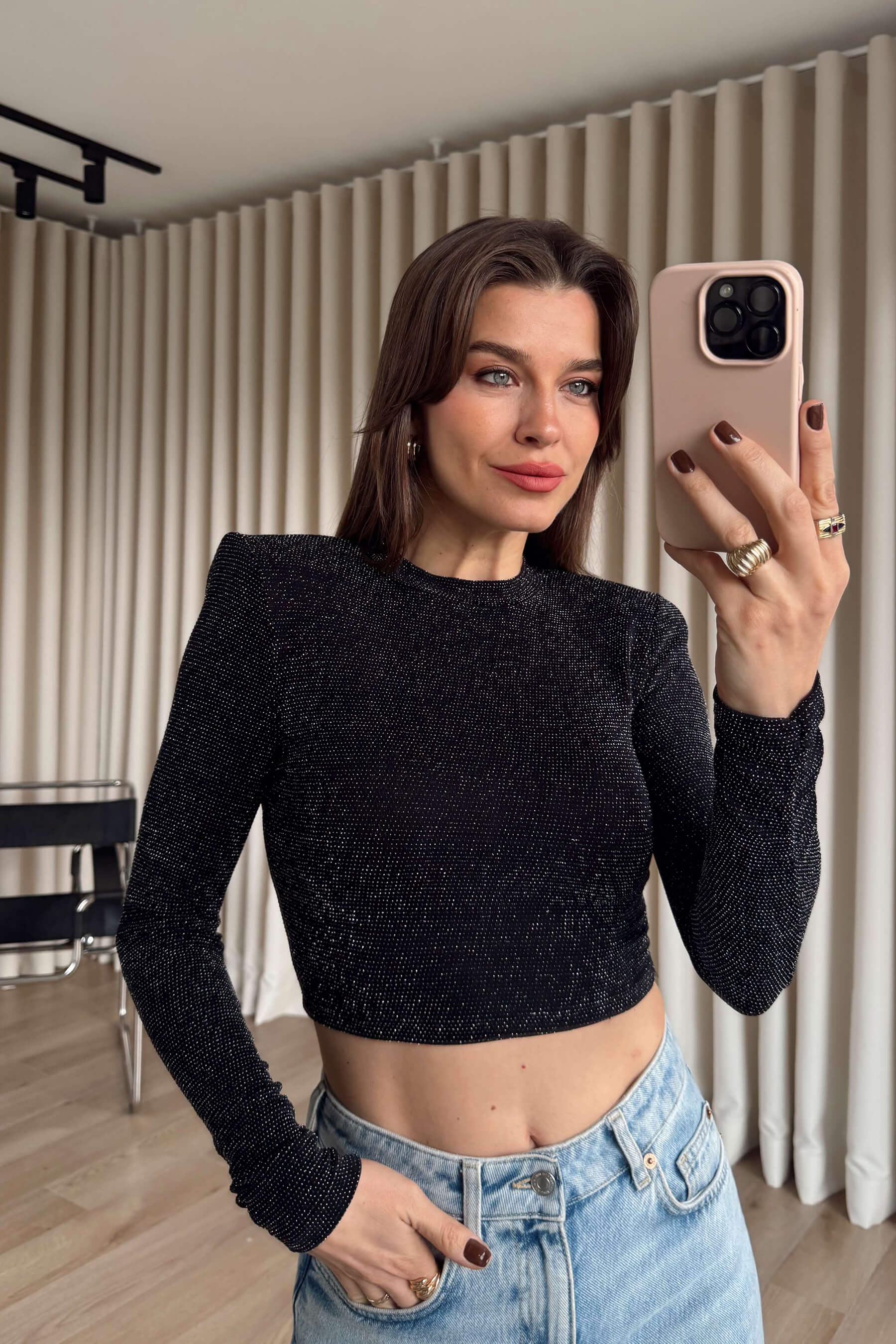 Siyah Simli Sırt Dekolteli Vatkalı Bluz