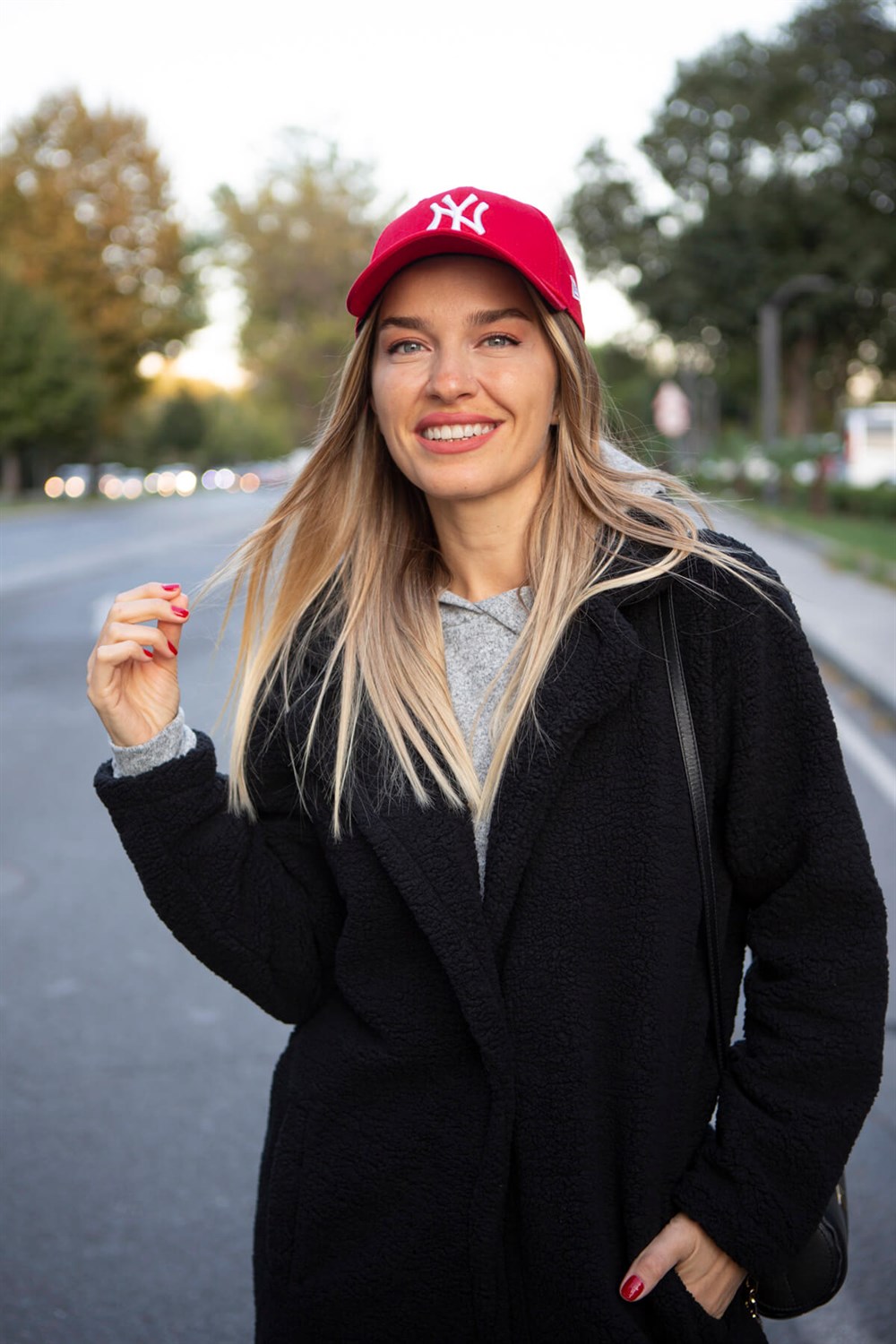 Siyah Tek Düğmeli astarlı Peluş Kaban