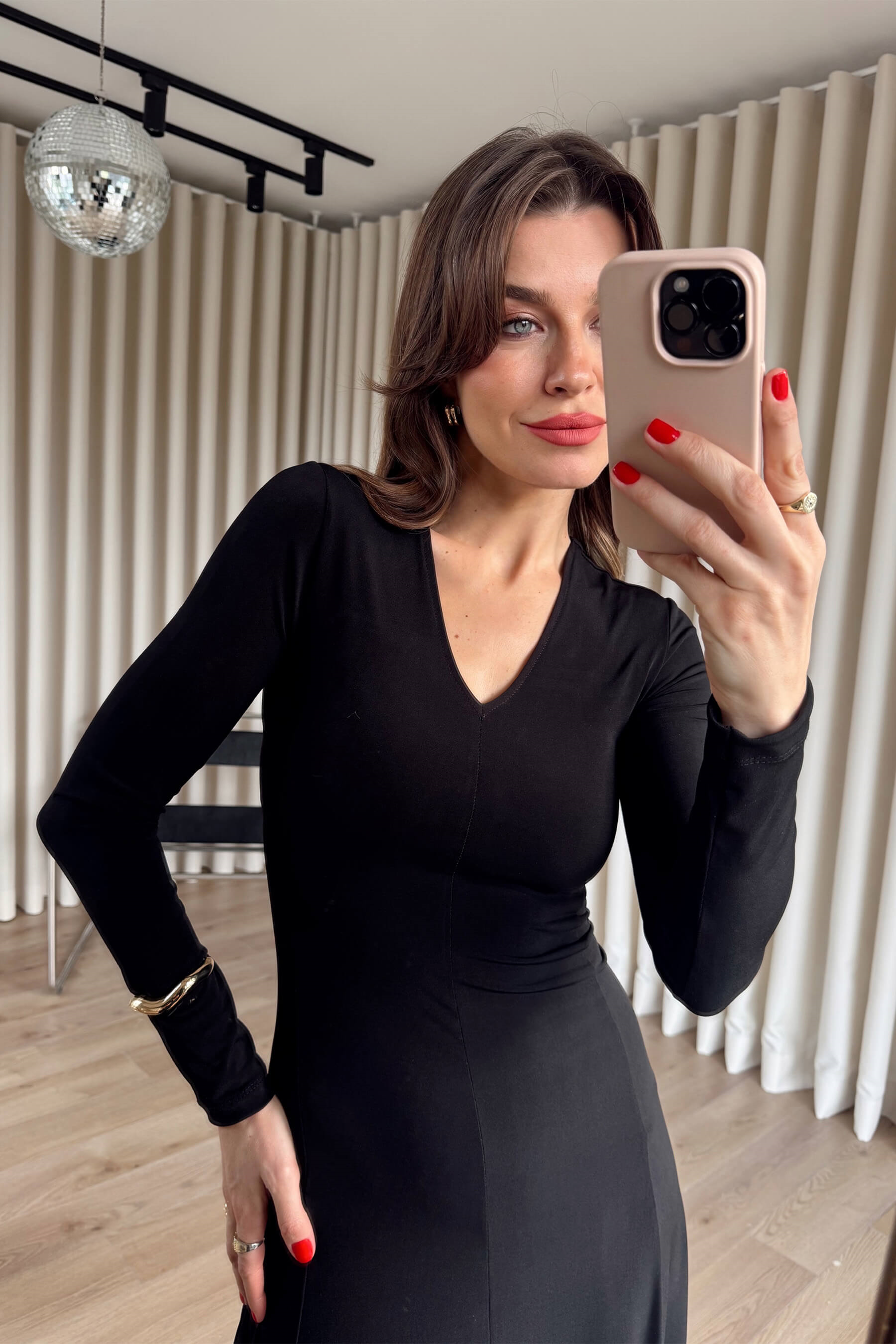 Siyah V Yaka Çift Yırtmaçlı Sandy Maxi Elbise