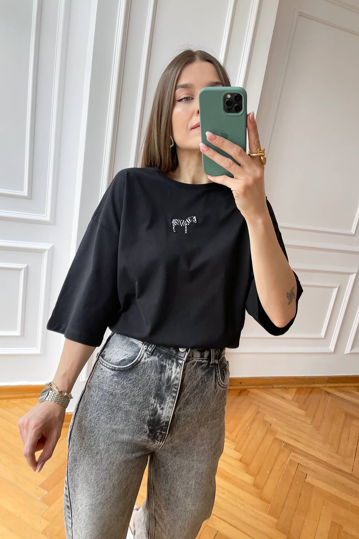 Siyah Zebra Nakışlı T-Shirt