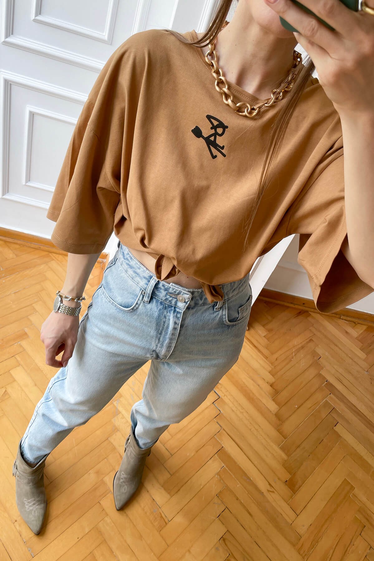 Sütlü Kahve Cadı Baskılı Basic T-Shirt