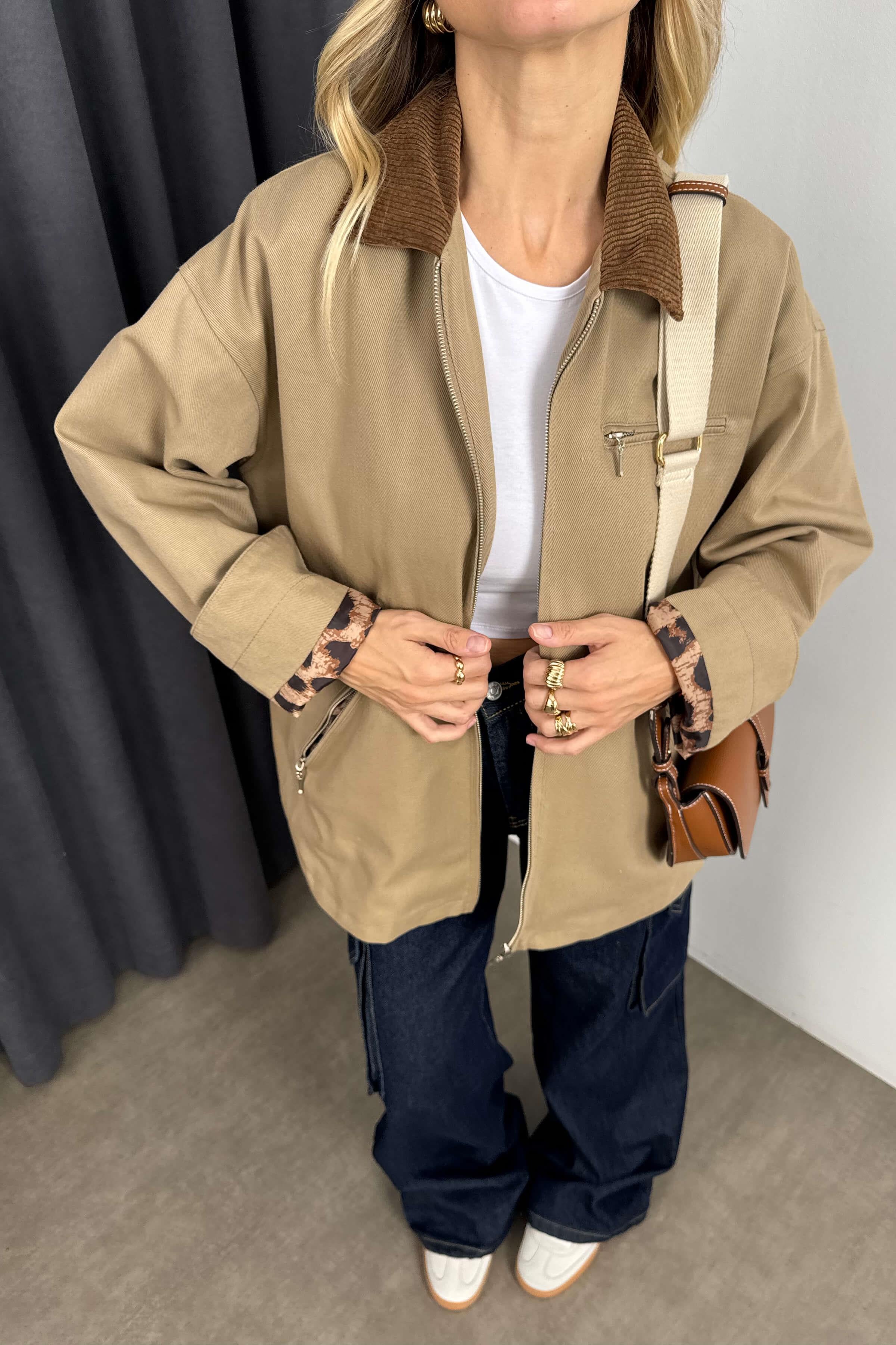 Sütlü Kahve Kadife Yakalı Oversize Gabardin Ceket