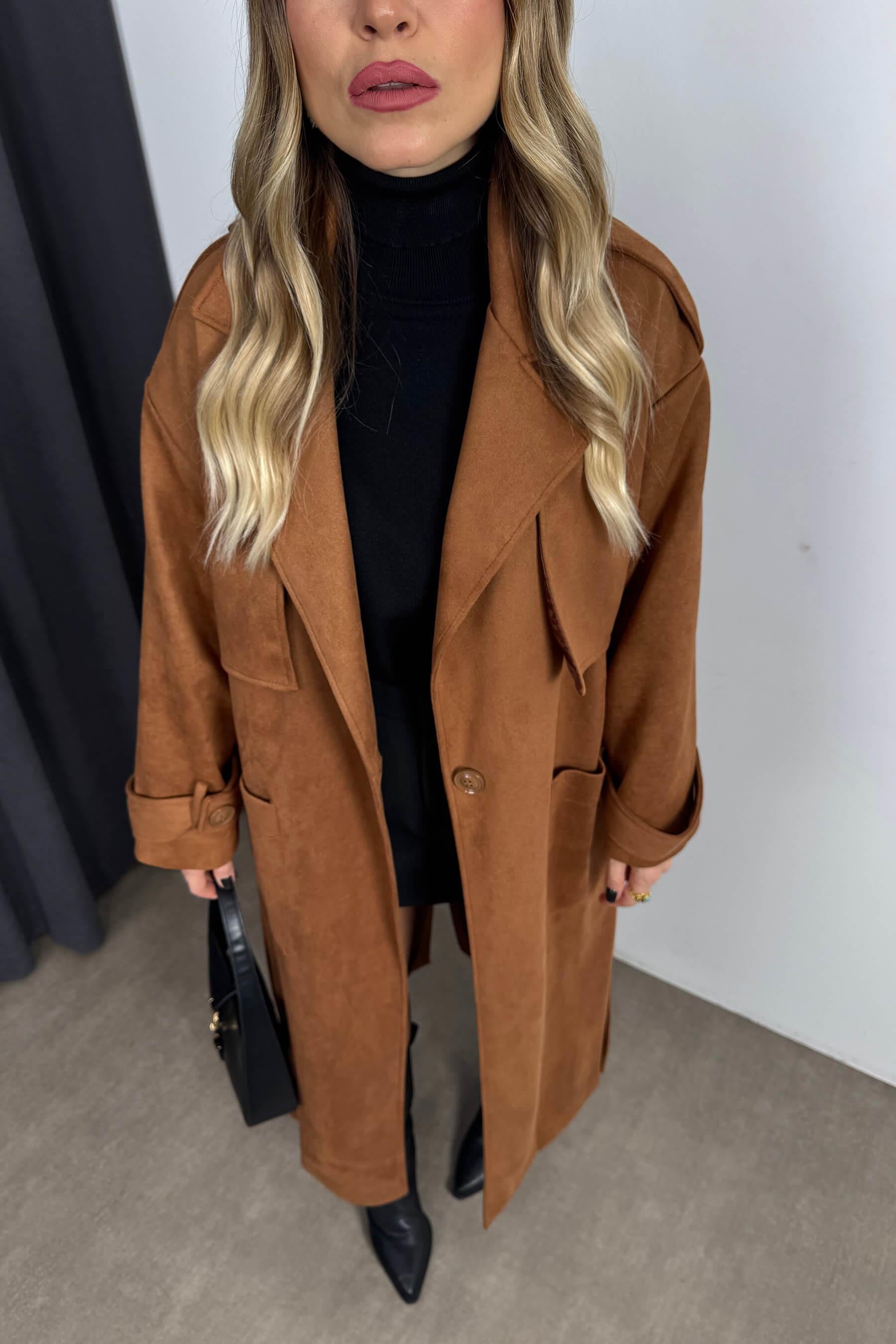 Taba Apolet Detaylı Kuşaklı Oversize Süet Kaban