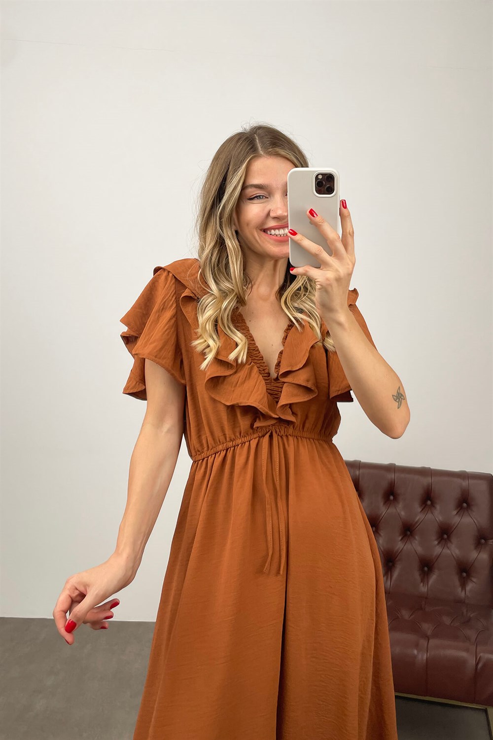 Taba Yakası Fırfırlı Askılı Elbise