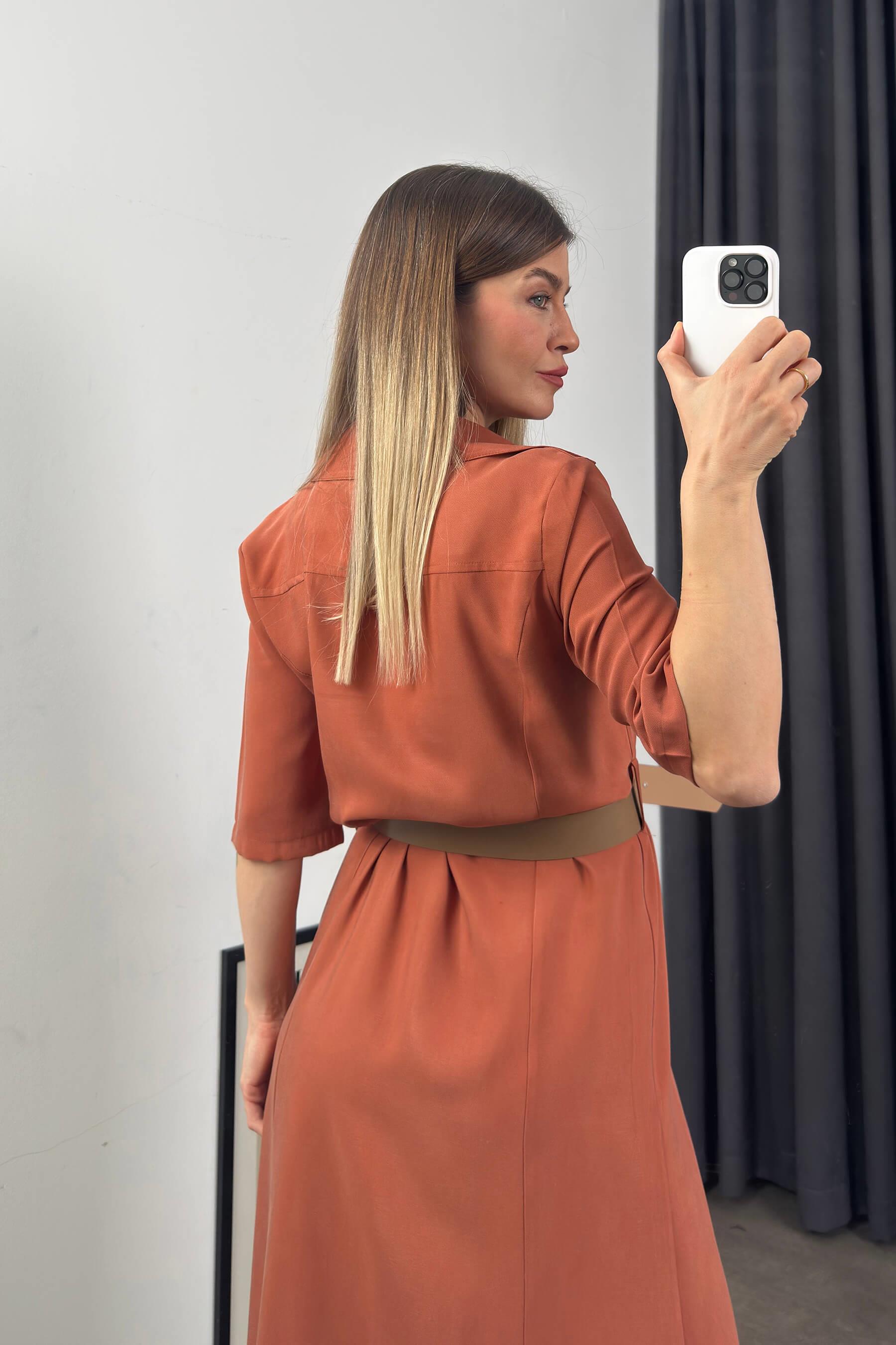 Tarçın Rengi Kısa Kollu Midi Boy Tensel Elbise