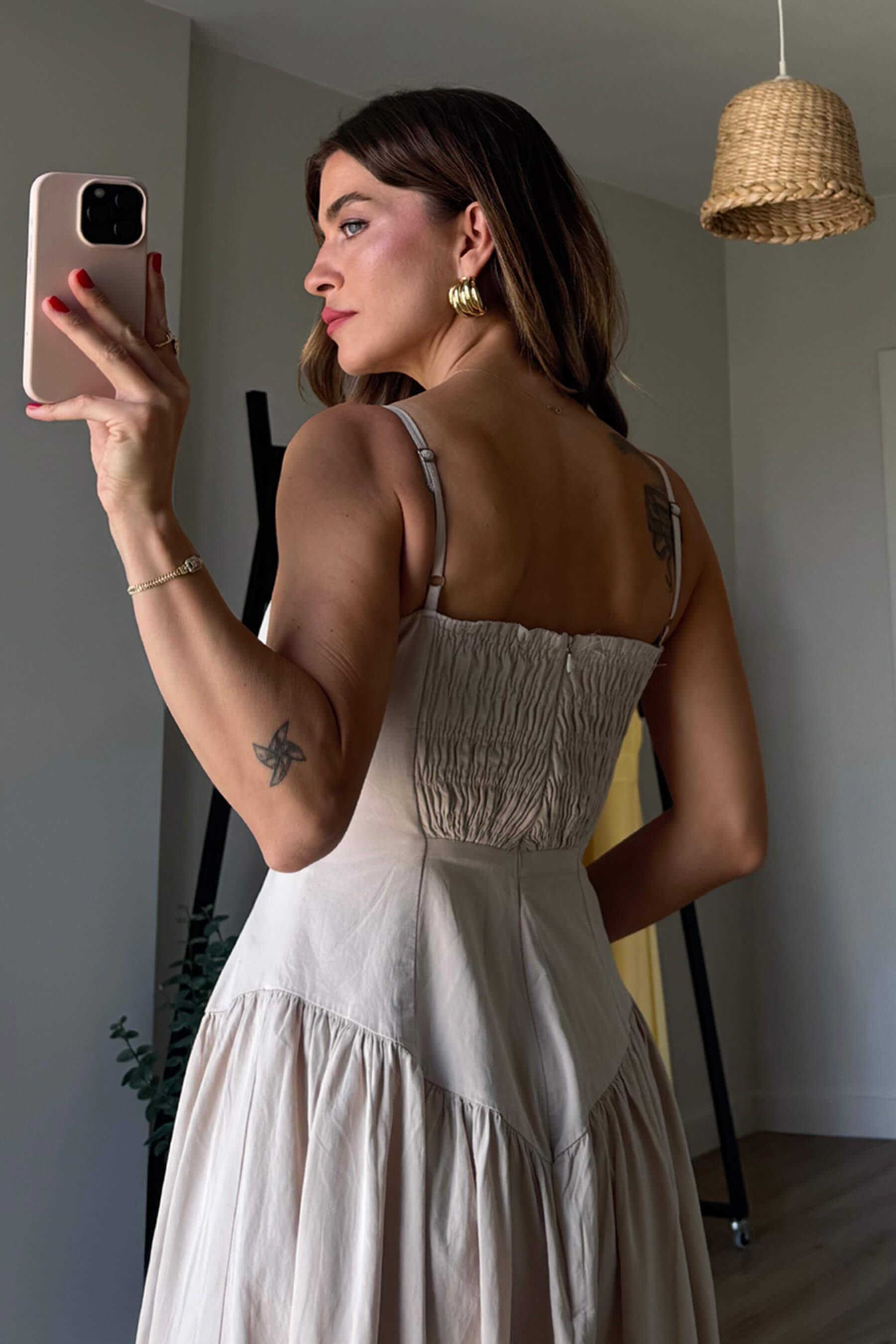 Taş Rengi Bel Detaylı Askılı Yırtmaçlı Elbise