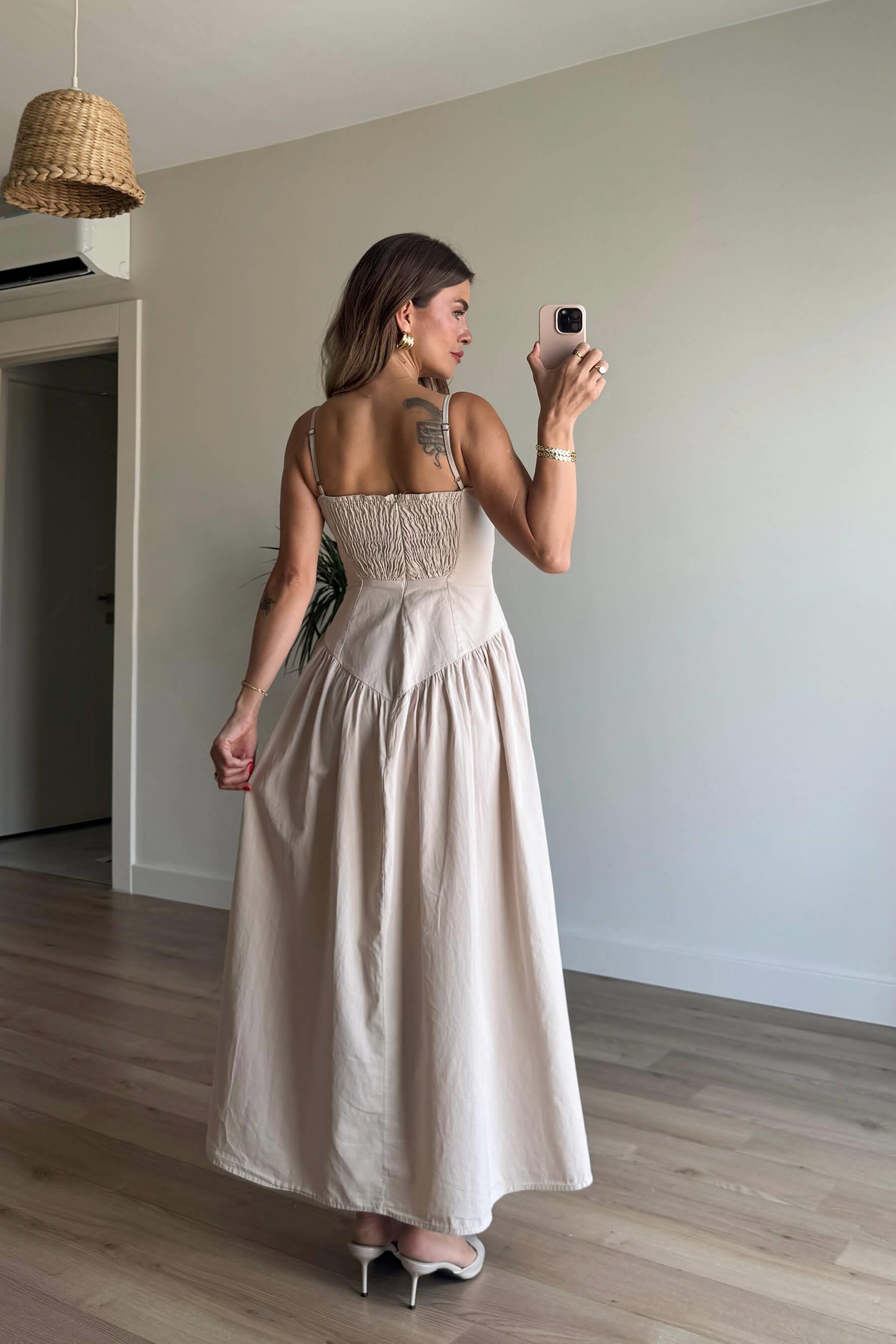 Taş Rengi Bel Detaylı Askılı Yırtmaçlı Elbise