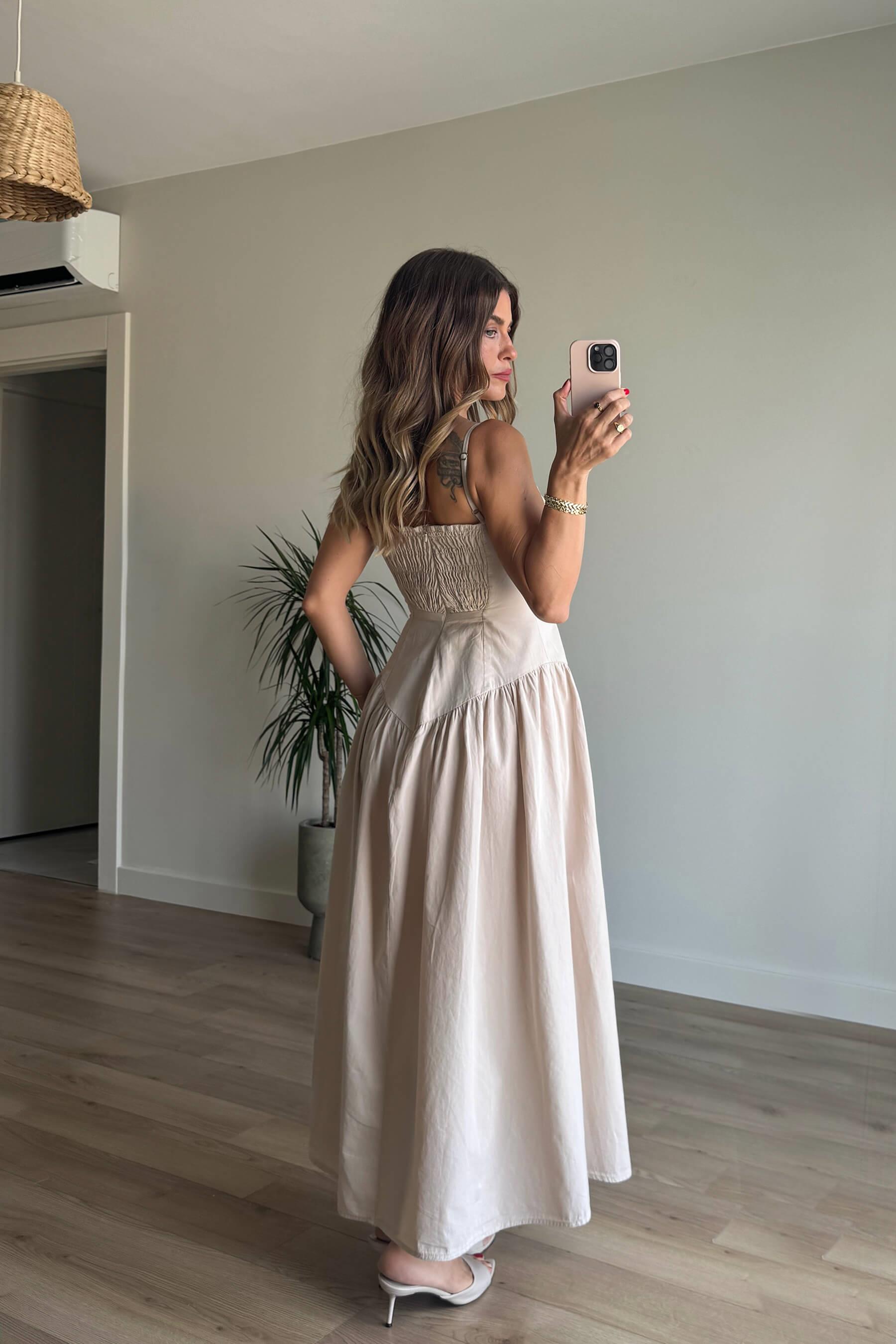 Taş Rengi Bel Detaylı Askılı Yırtmaçlı Elbise