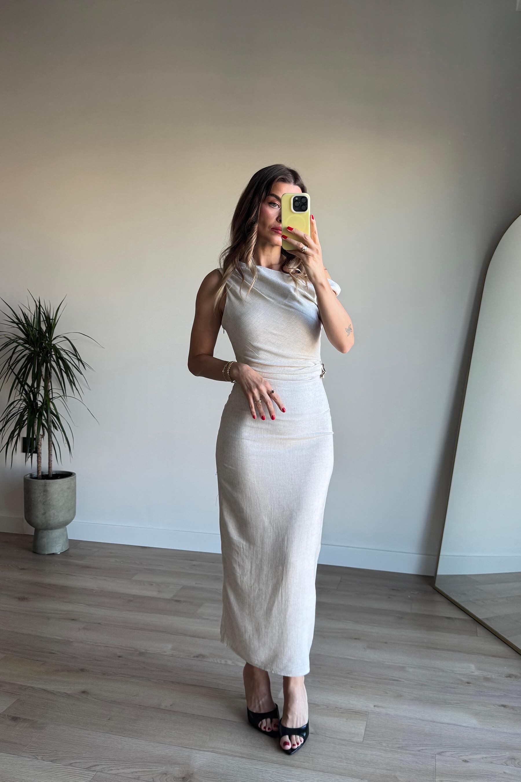 Taş Rengi Beli Tokalı Astarlı Yırtmaçlı Keten Elbise