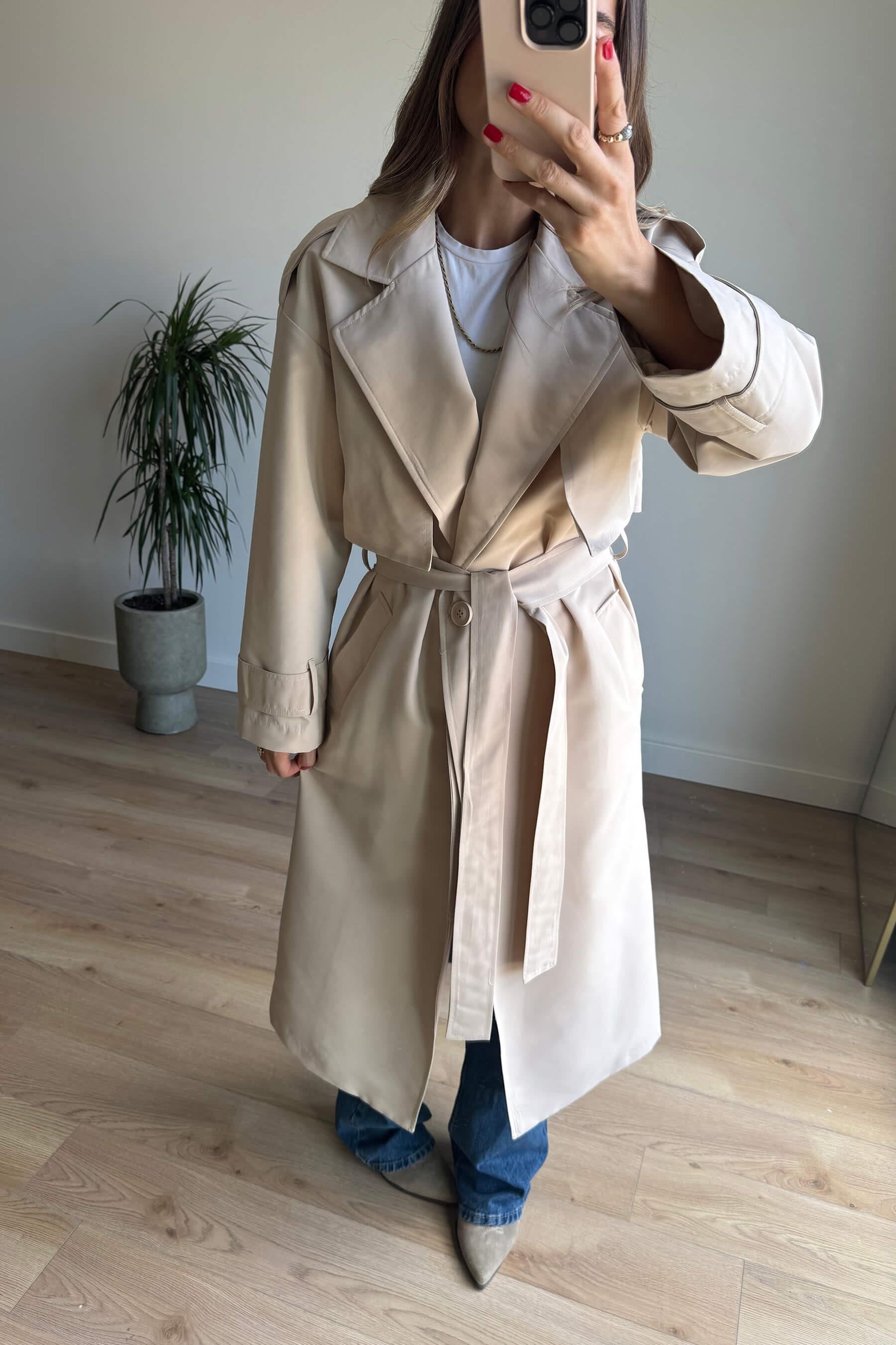 Taş Rengi Kuşaklı Astarlı Yırtmaçlı Oversize Trençkot