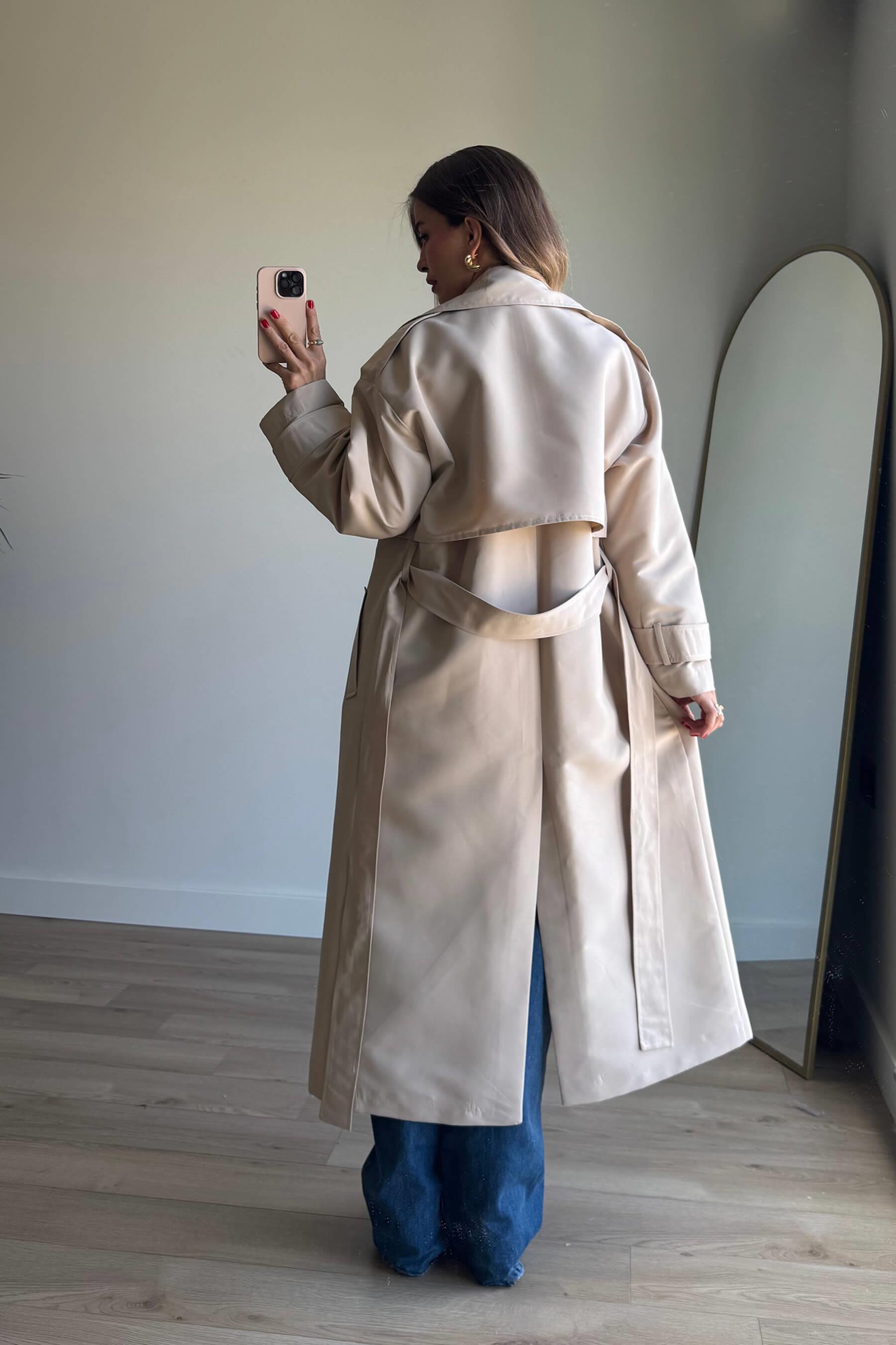 Taş Rengi Kuşaklı Astarlı Yırtmaçlı Oversize Trençkot