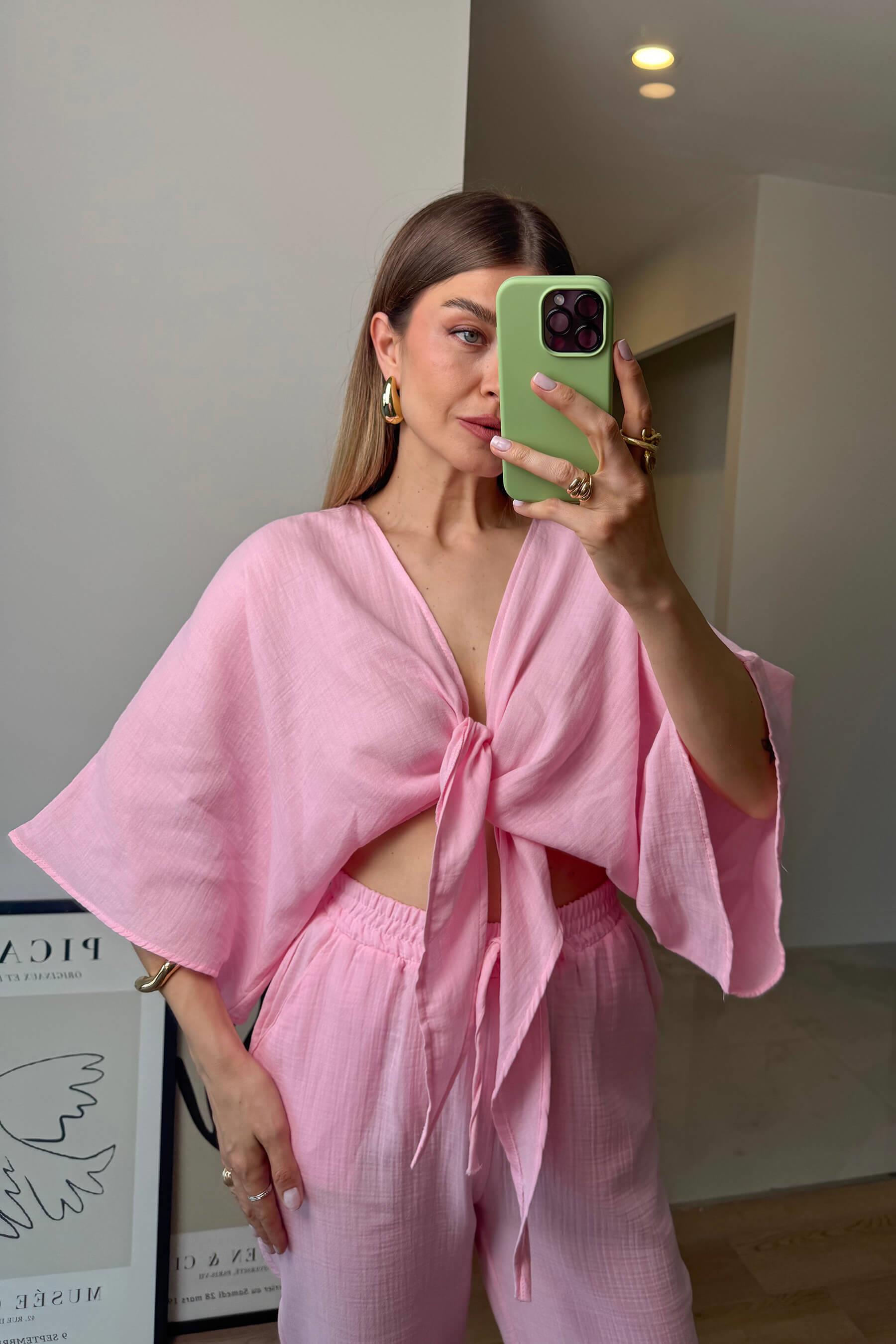 Toz Pembe Önden Bağlamalı Müslin Bluz Havuç Pantolon Takım