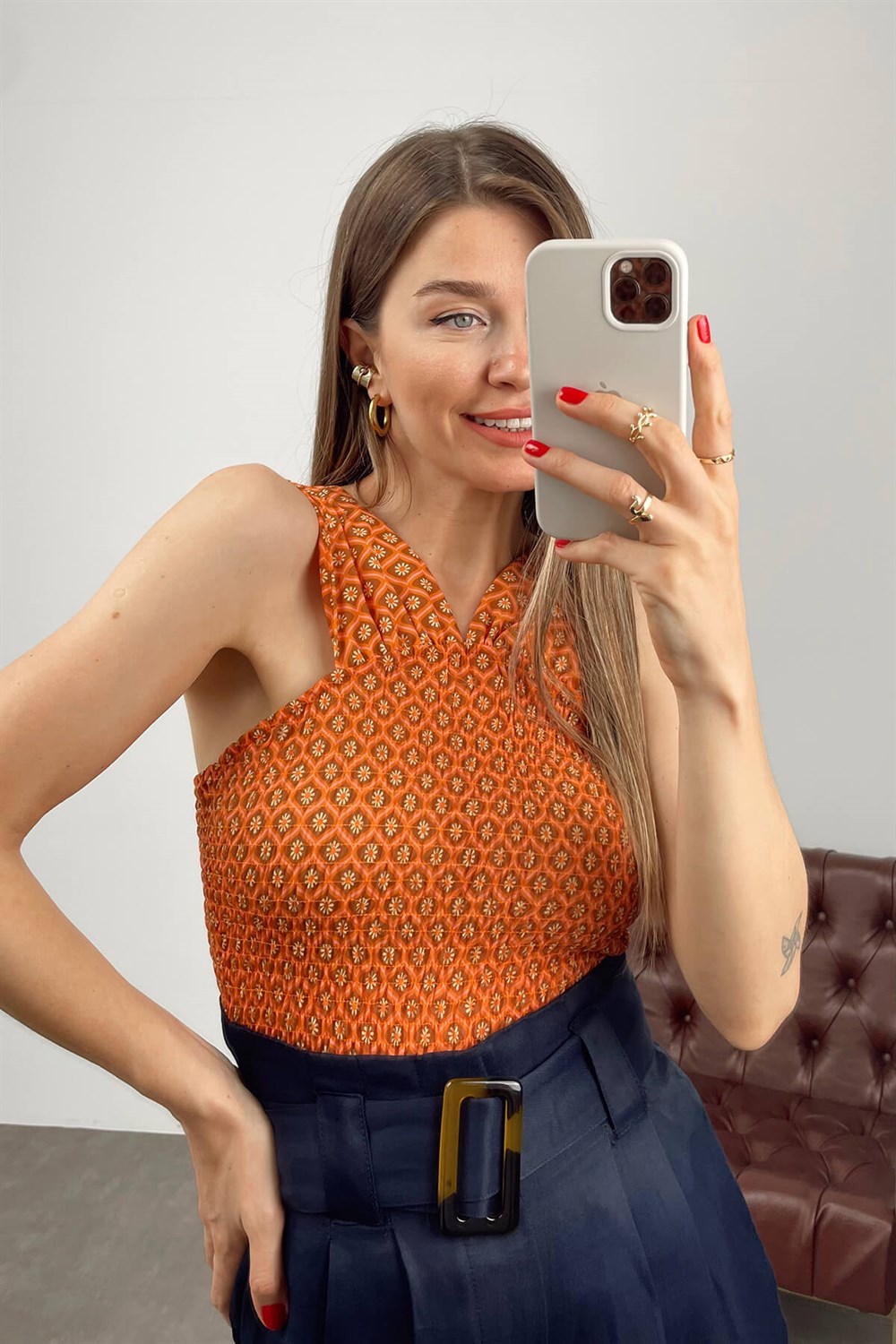 Turuncu Papatya Desenli Bluz