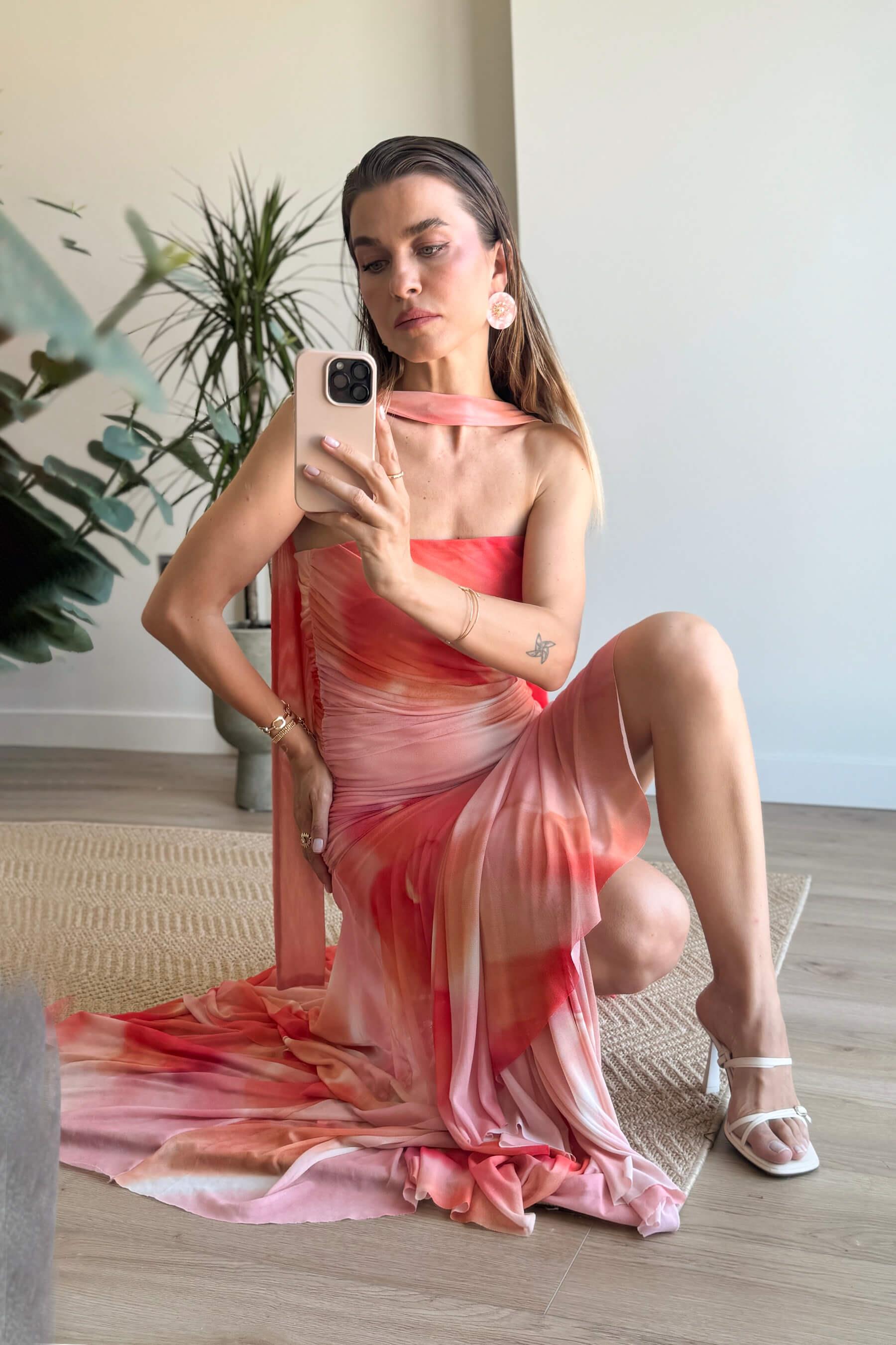 Turuncu Somon Straplez Kuşaklı Drapeli Premium Tül Elbise