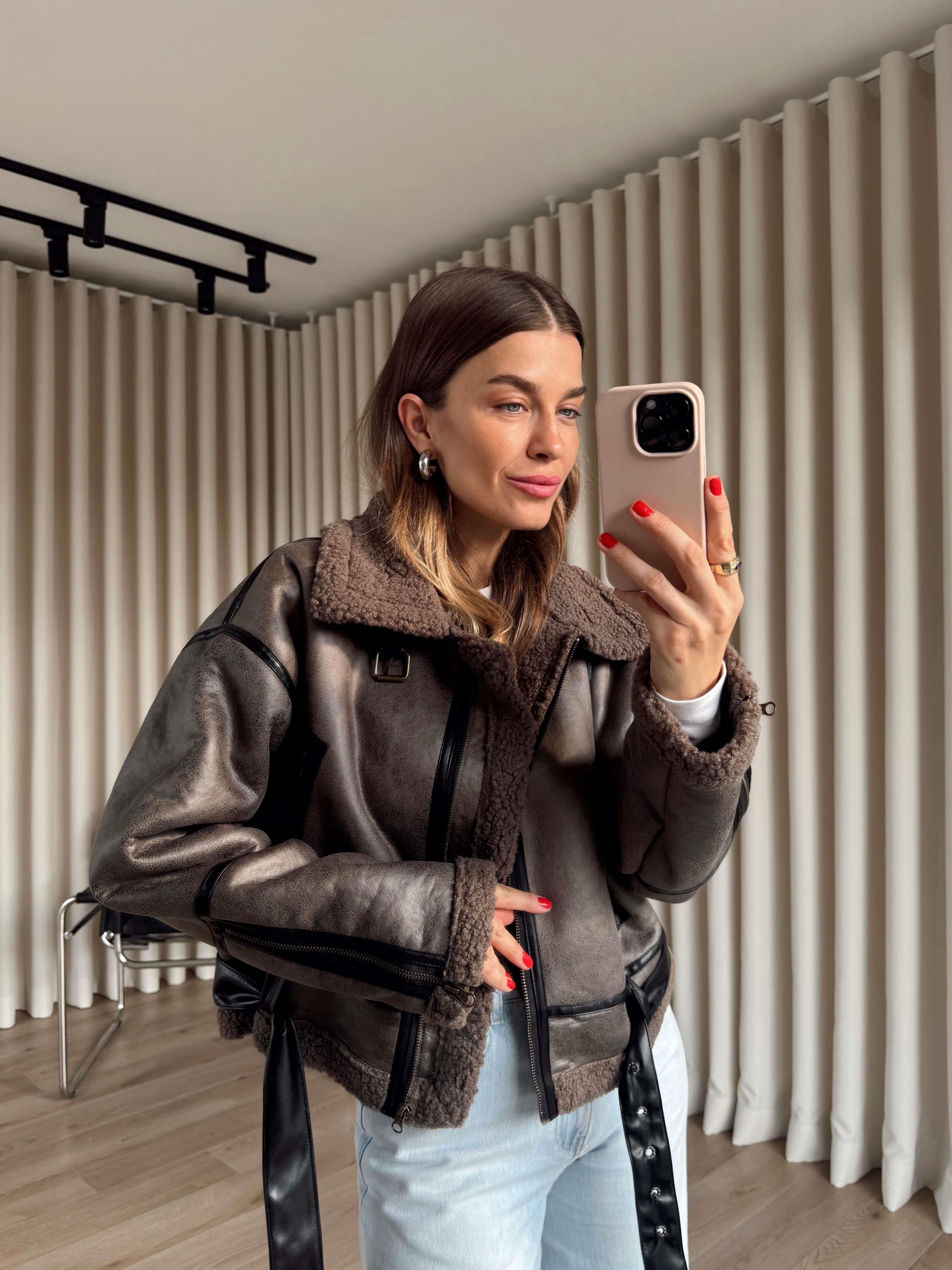 Vizon Siyah Kemer Detaylı İçi Kürklü Oversize Deri Mont