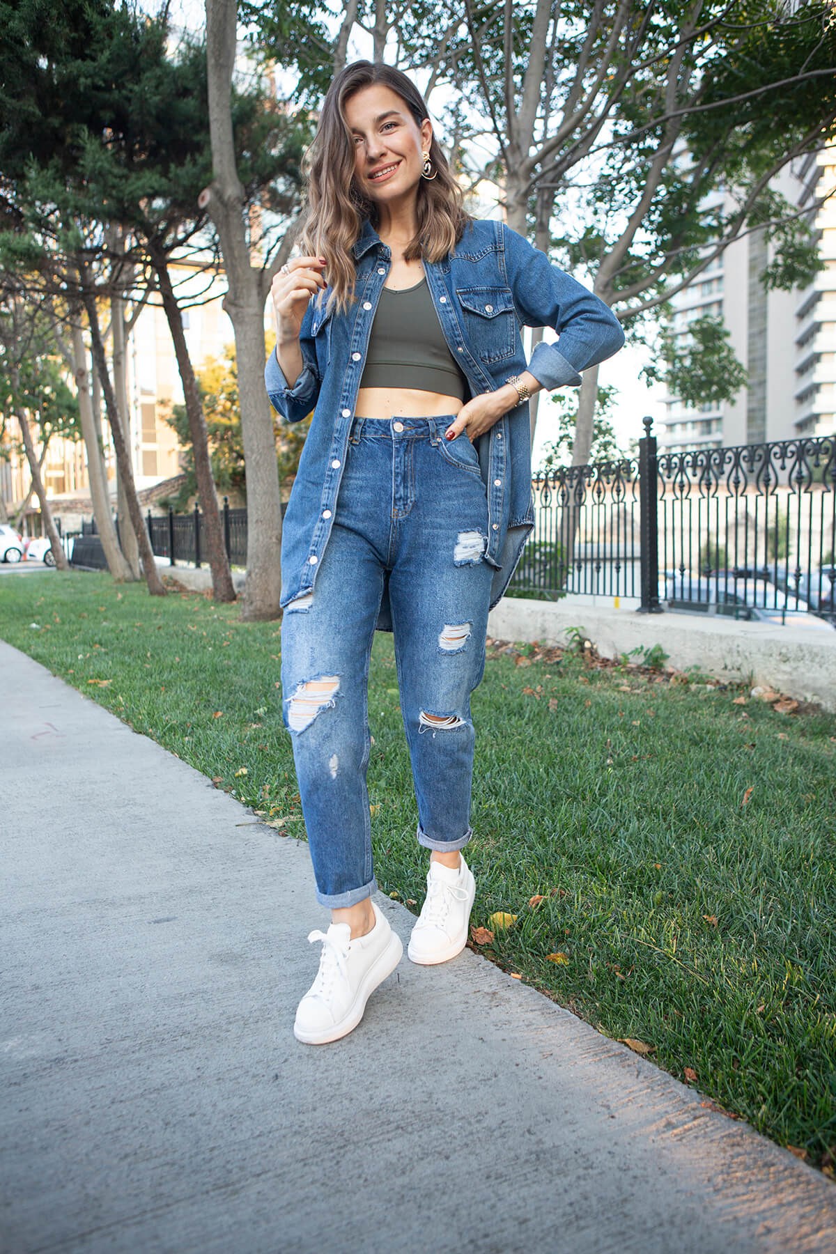 Yırtık Detay Mom Fit Jean