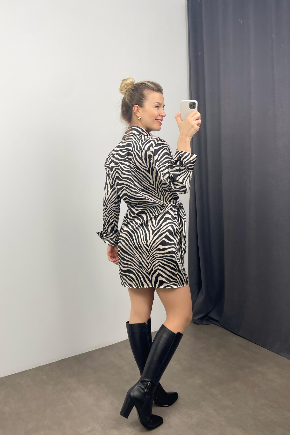 Zebra Desen Gömlek Yaka Belden Bağlamalı Saten Elbise
