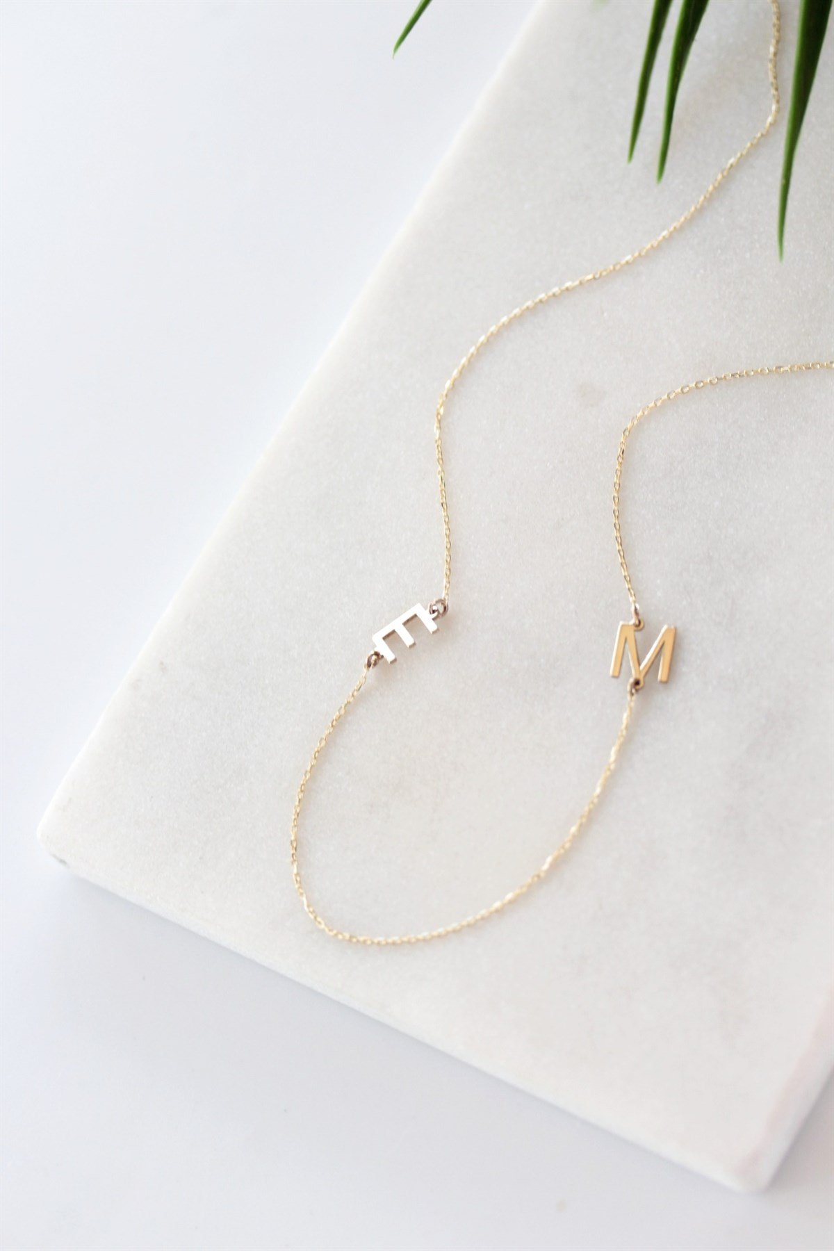 Çift Yan Harf Kolye