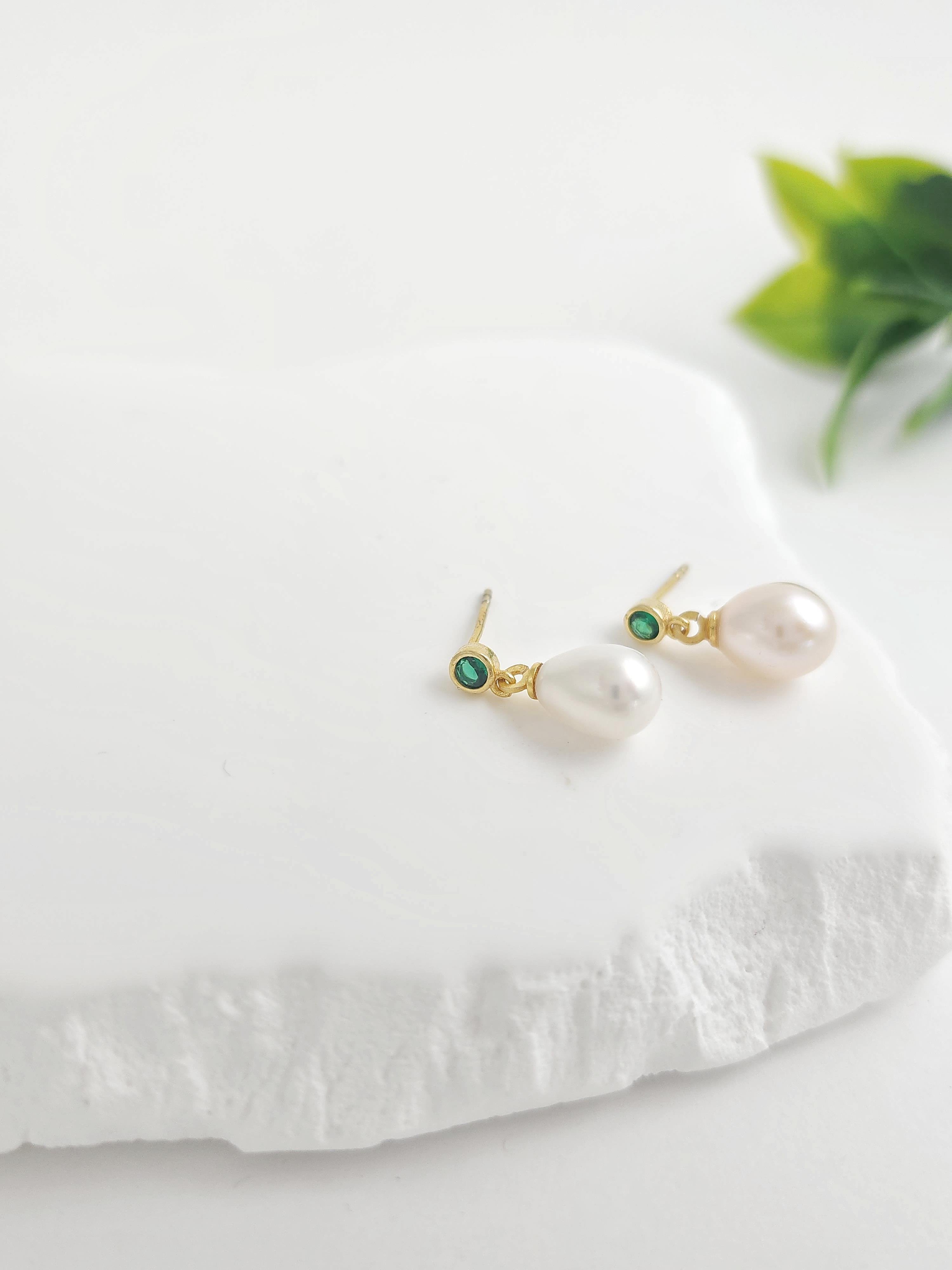 Damla İnci Doğal Taş Küpe