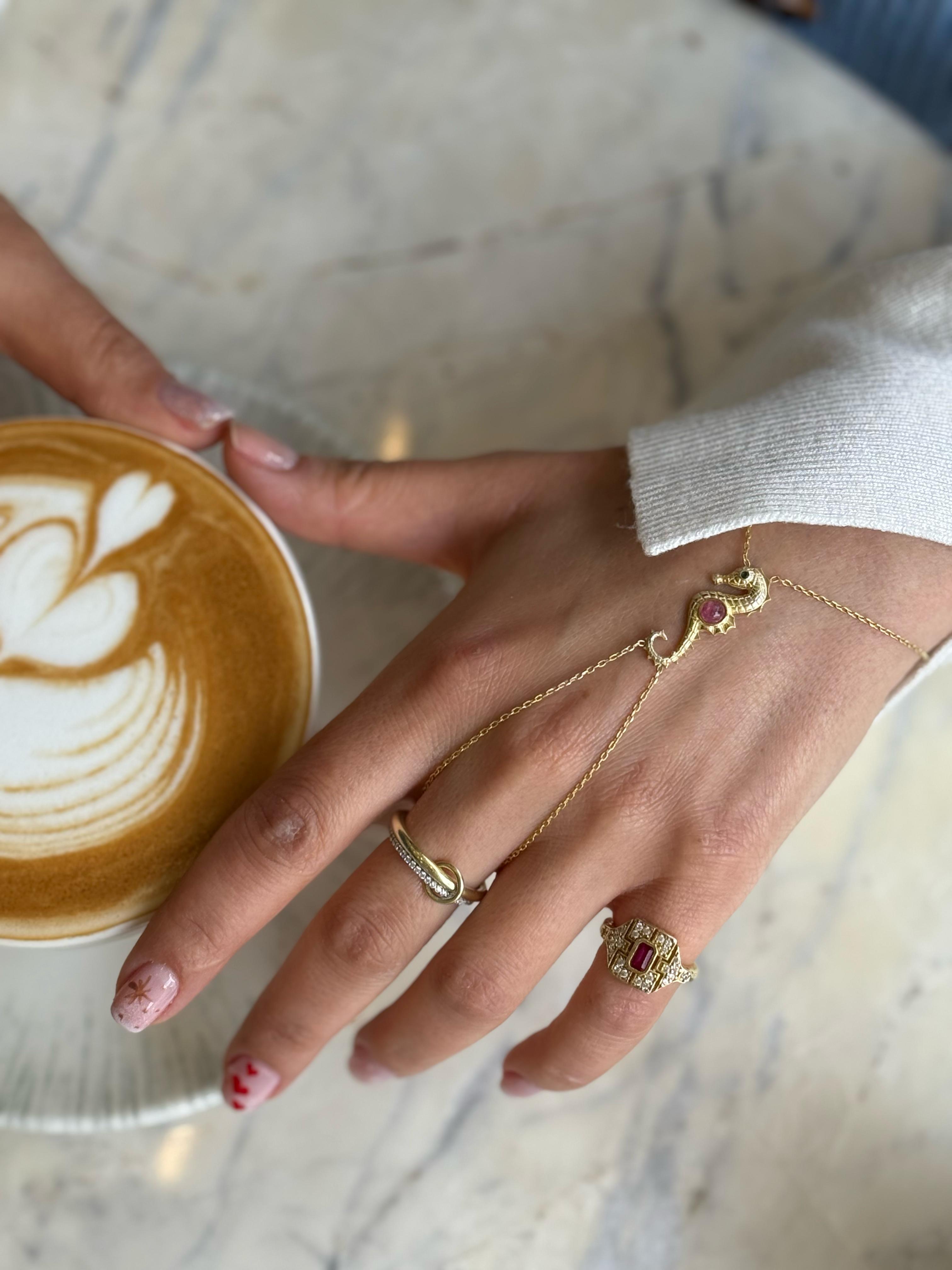 Deniz Atı 2 Doğal Taş Şahmeran