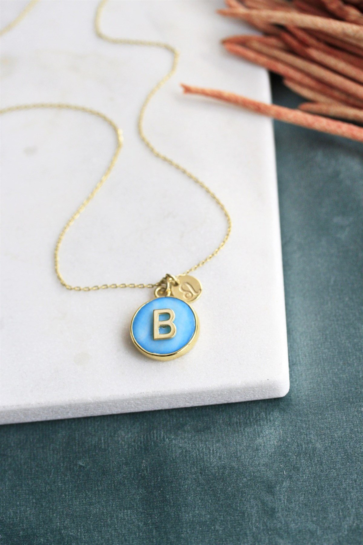 Doğal Taş Harf Kolye ( Sedef )