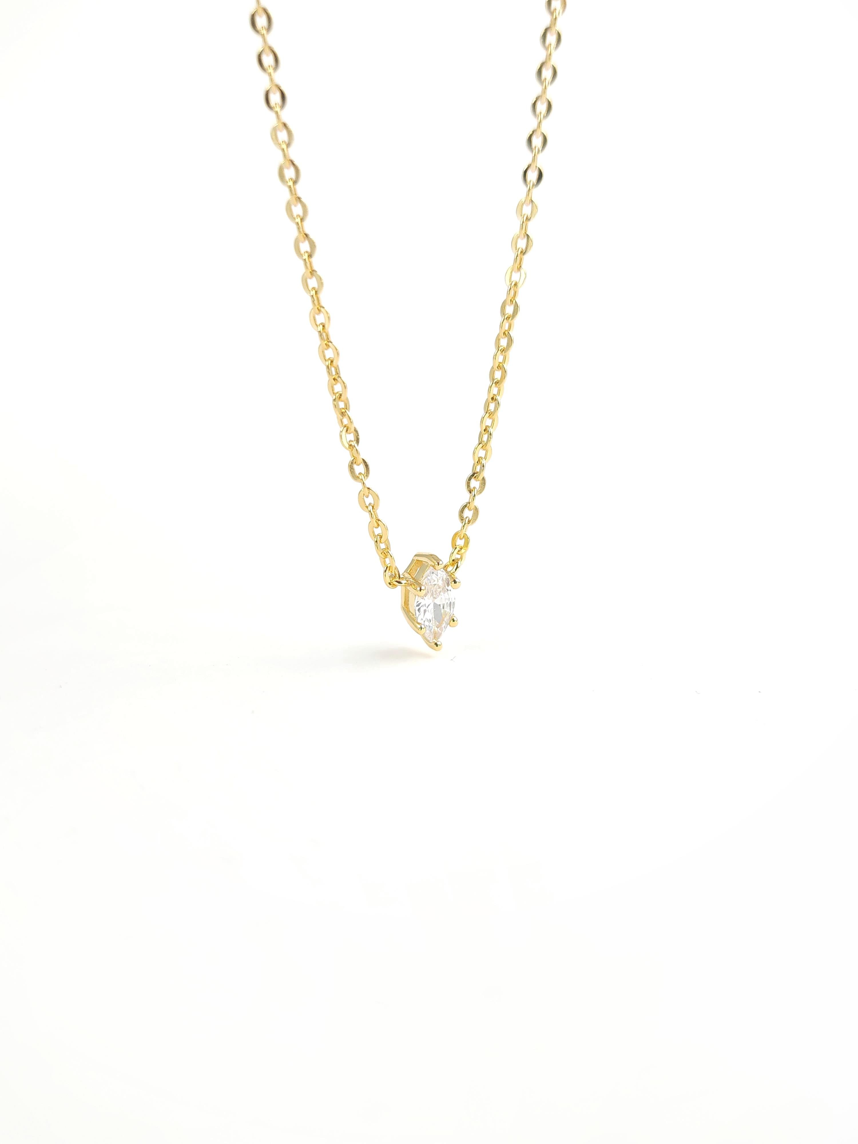 Doğal Taş ( Zirkon ) Tektaş 3 Kolye