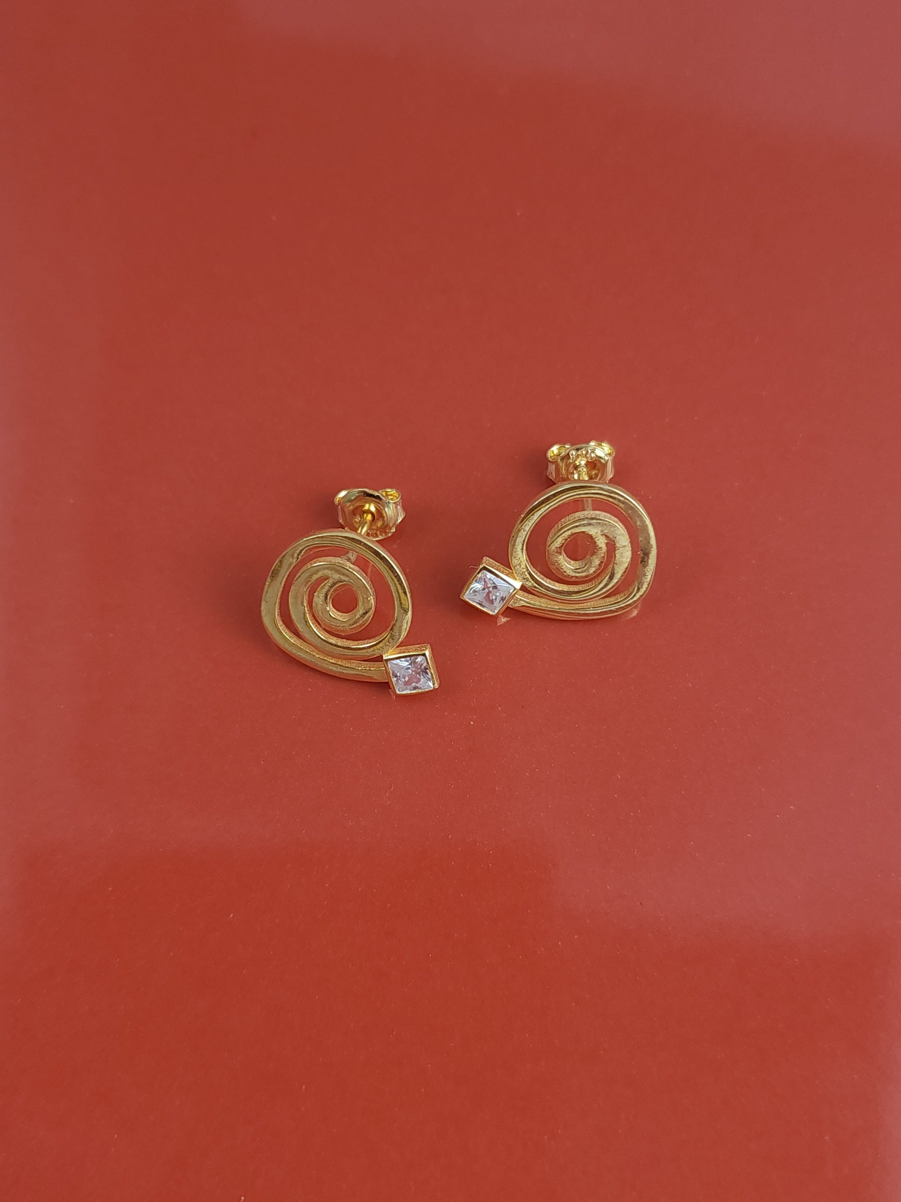 Doğaltaş Spiral Küpe